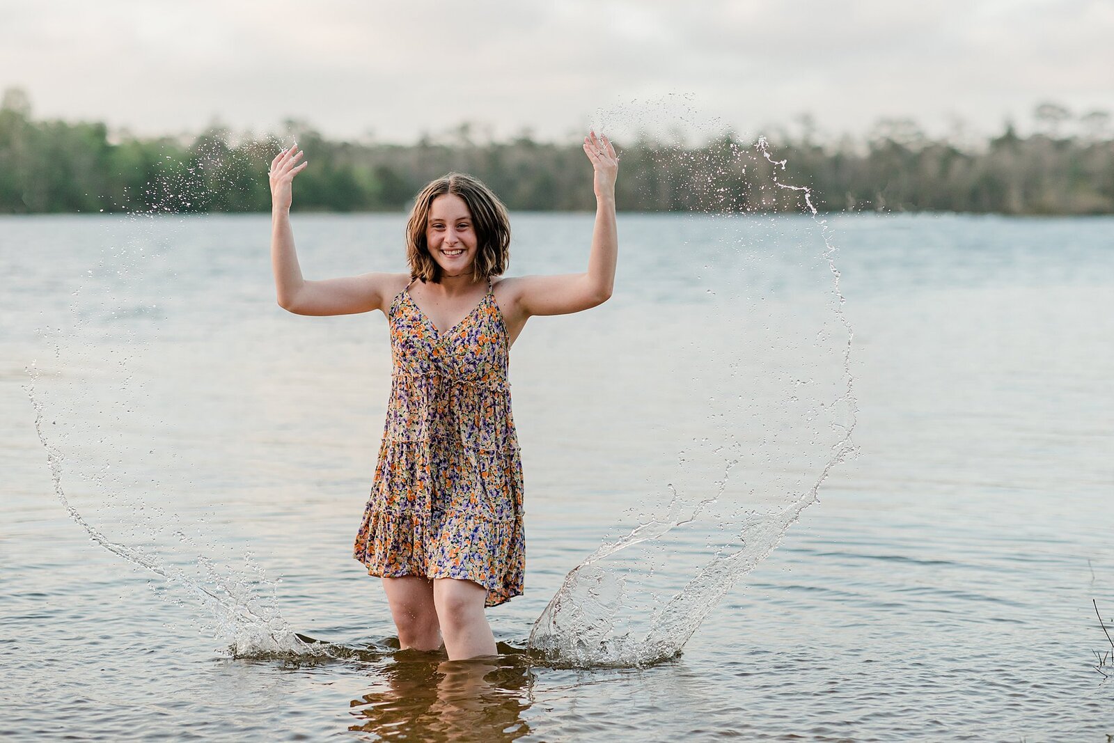 Pensacola-Senior-Photographer-Jennifer-Beal-Photography-girl-splashing-in-river