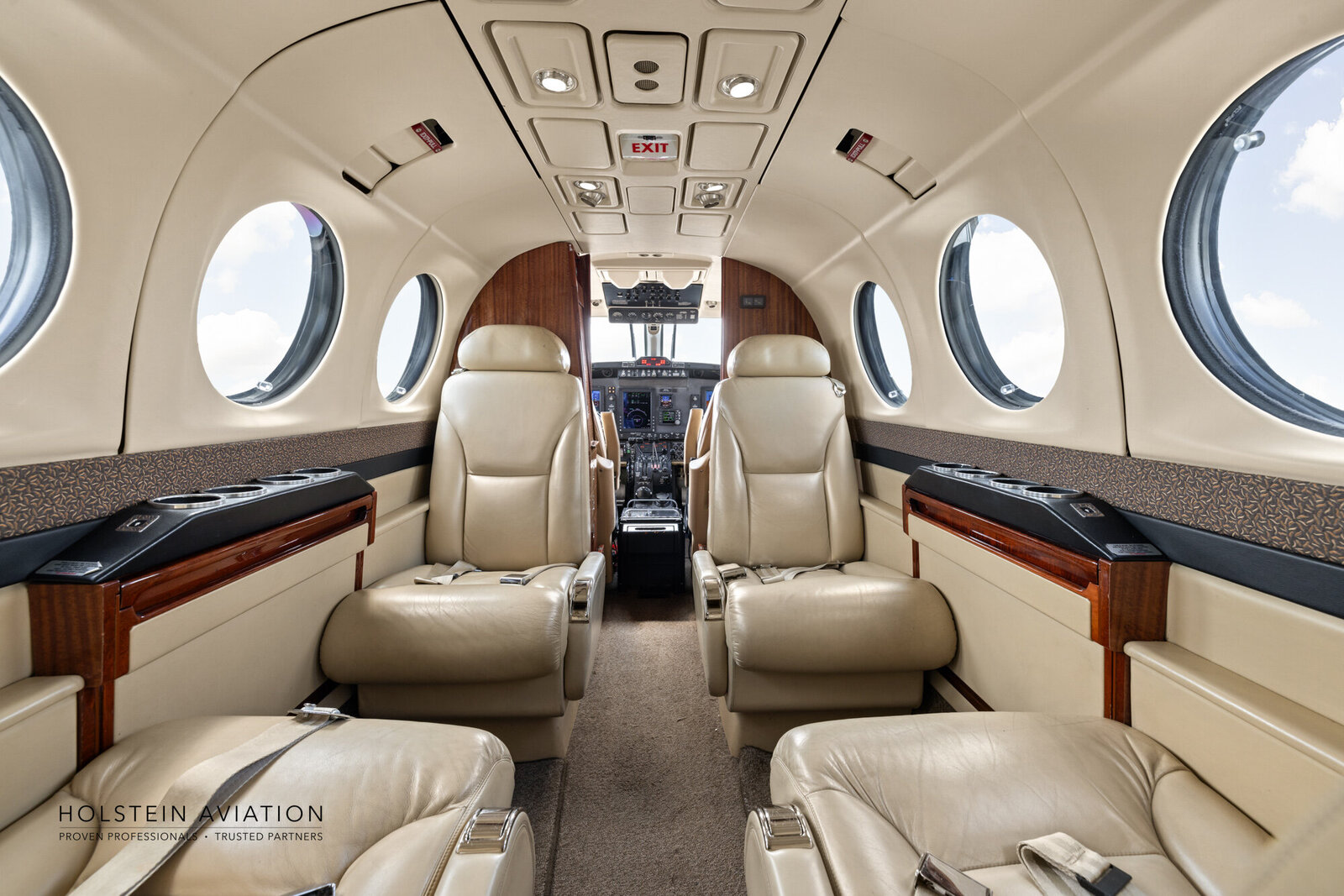 KingAir350 N427BC Watermark-10