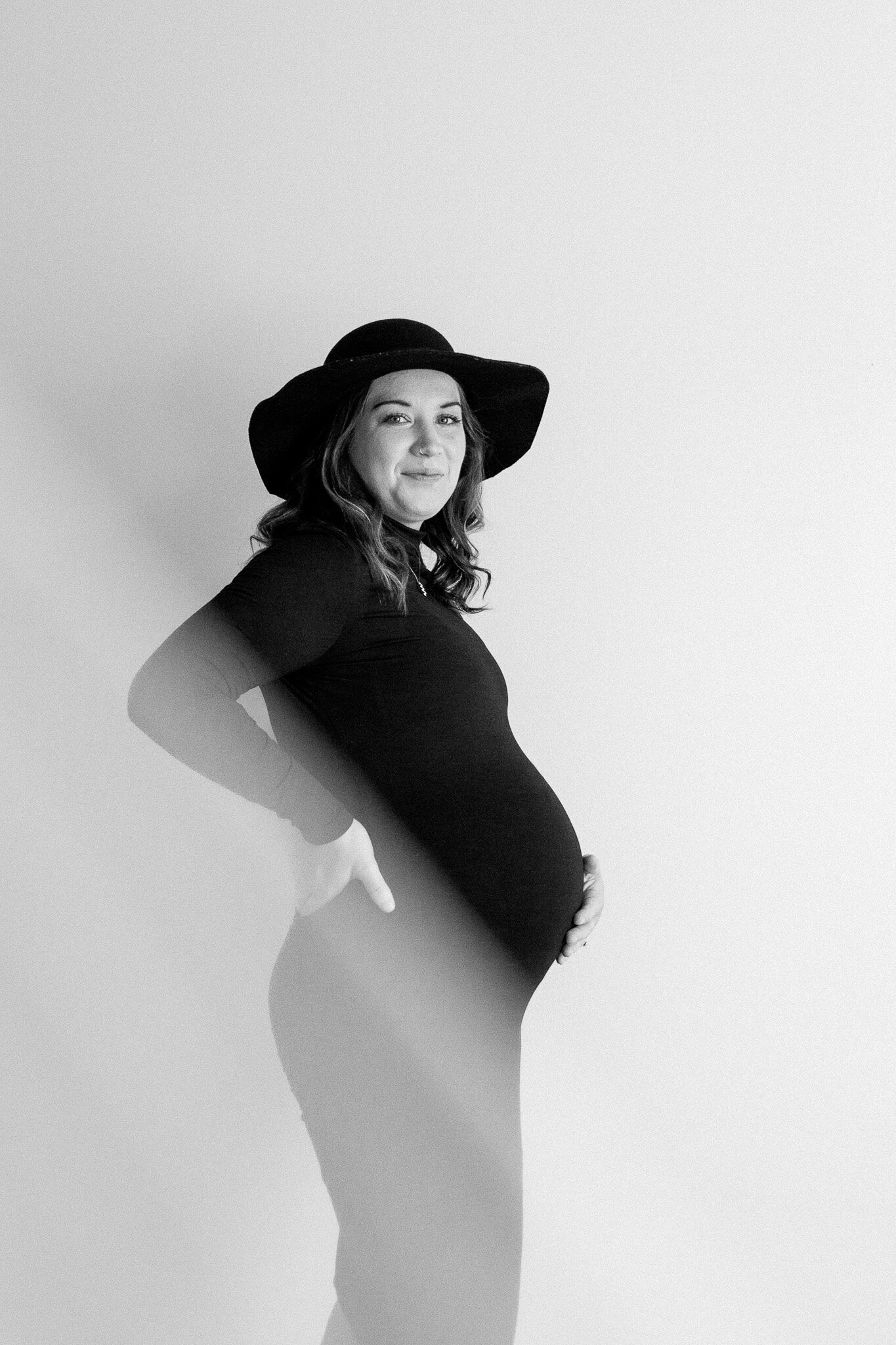 studio-classic-timeless-maternity-images (7)