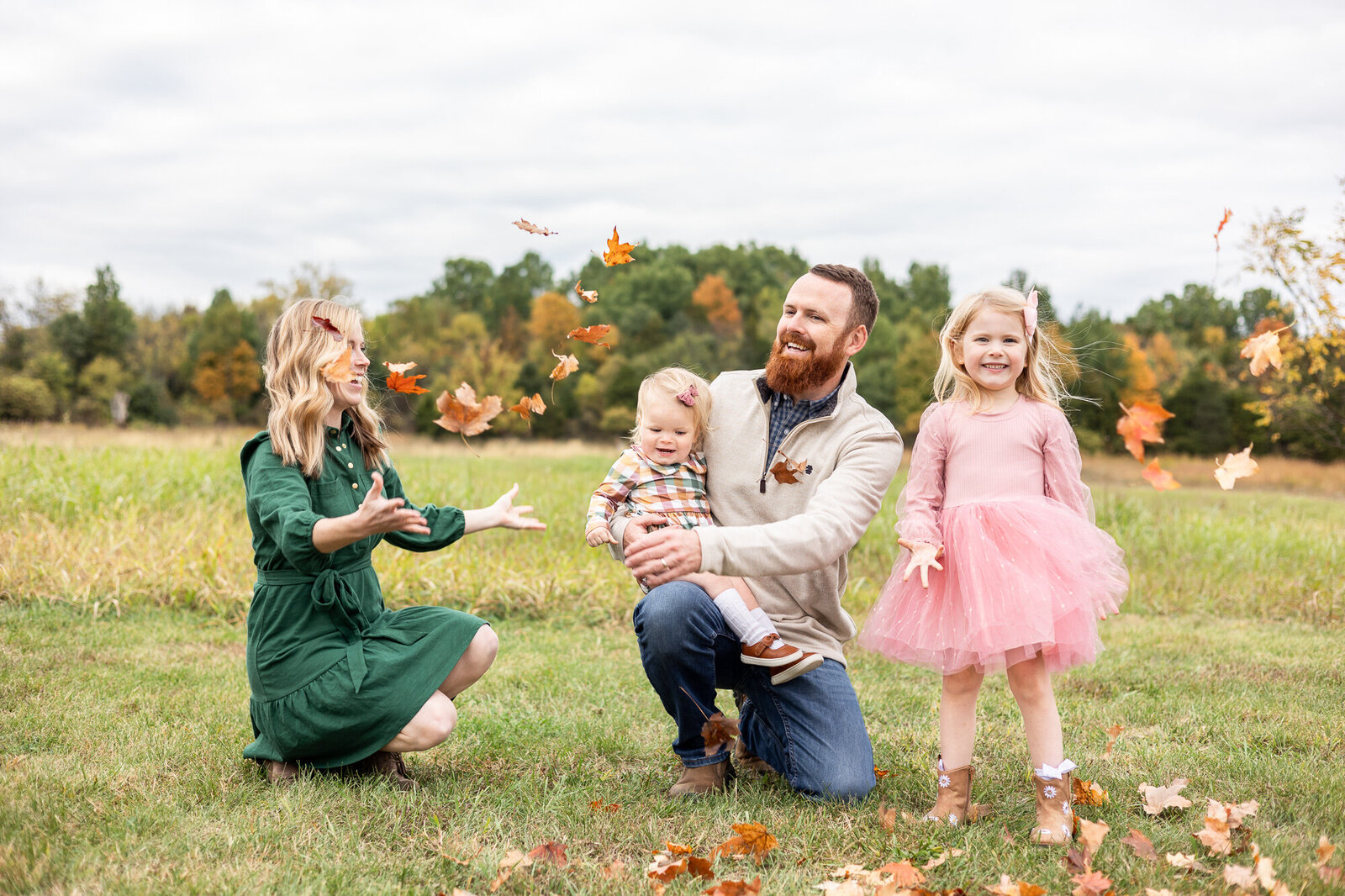 Family-outdoor-photography-session-fall-mini-Frankfort-Kentucky-photographer
