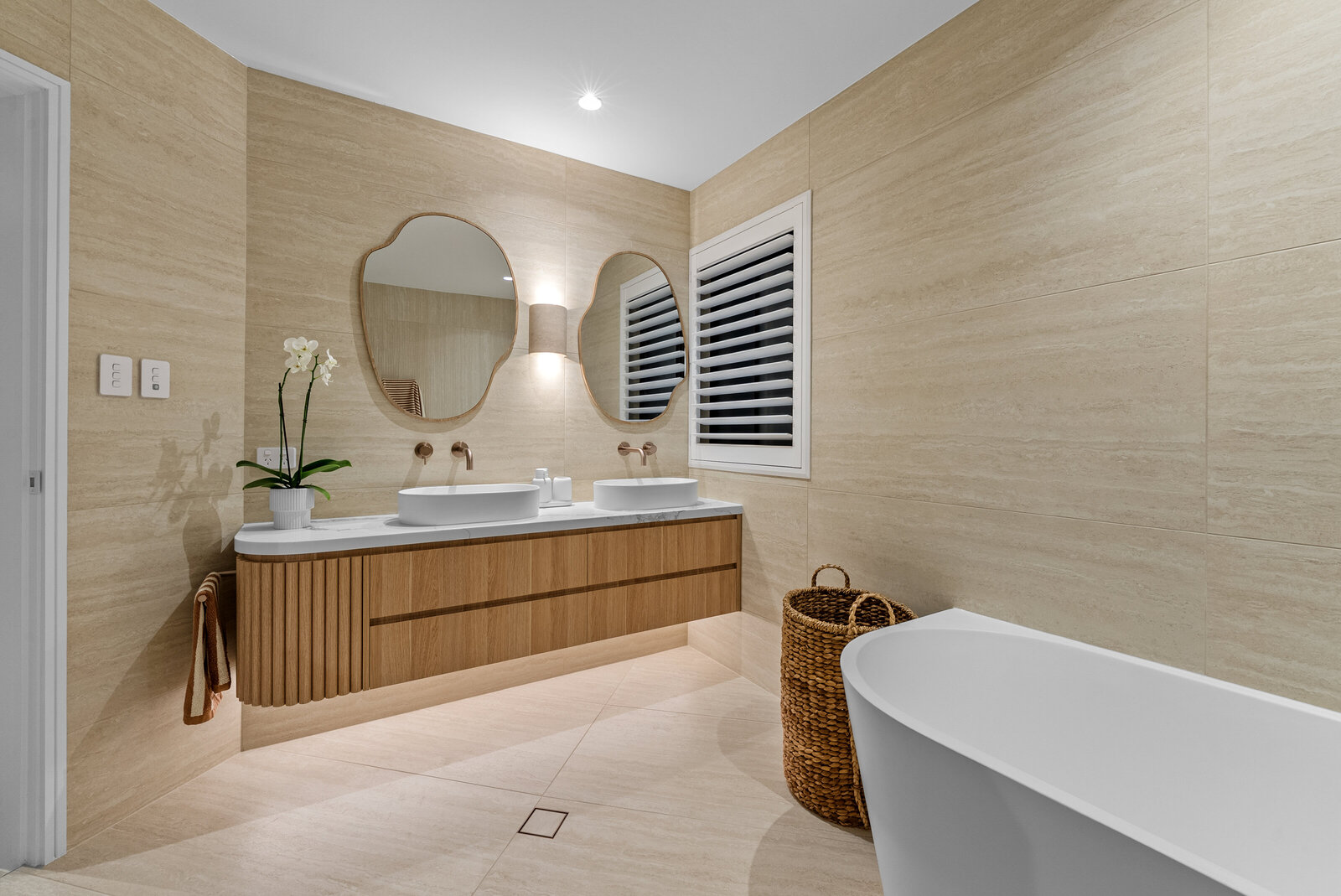 Executive Coastal Luxe | Carla Rausch Interior Design