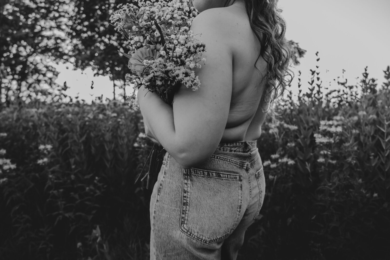 kansas city missouri boudoir photographer, flower mini session, smithville lake, anita b gorman trailhead