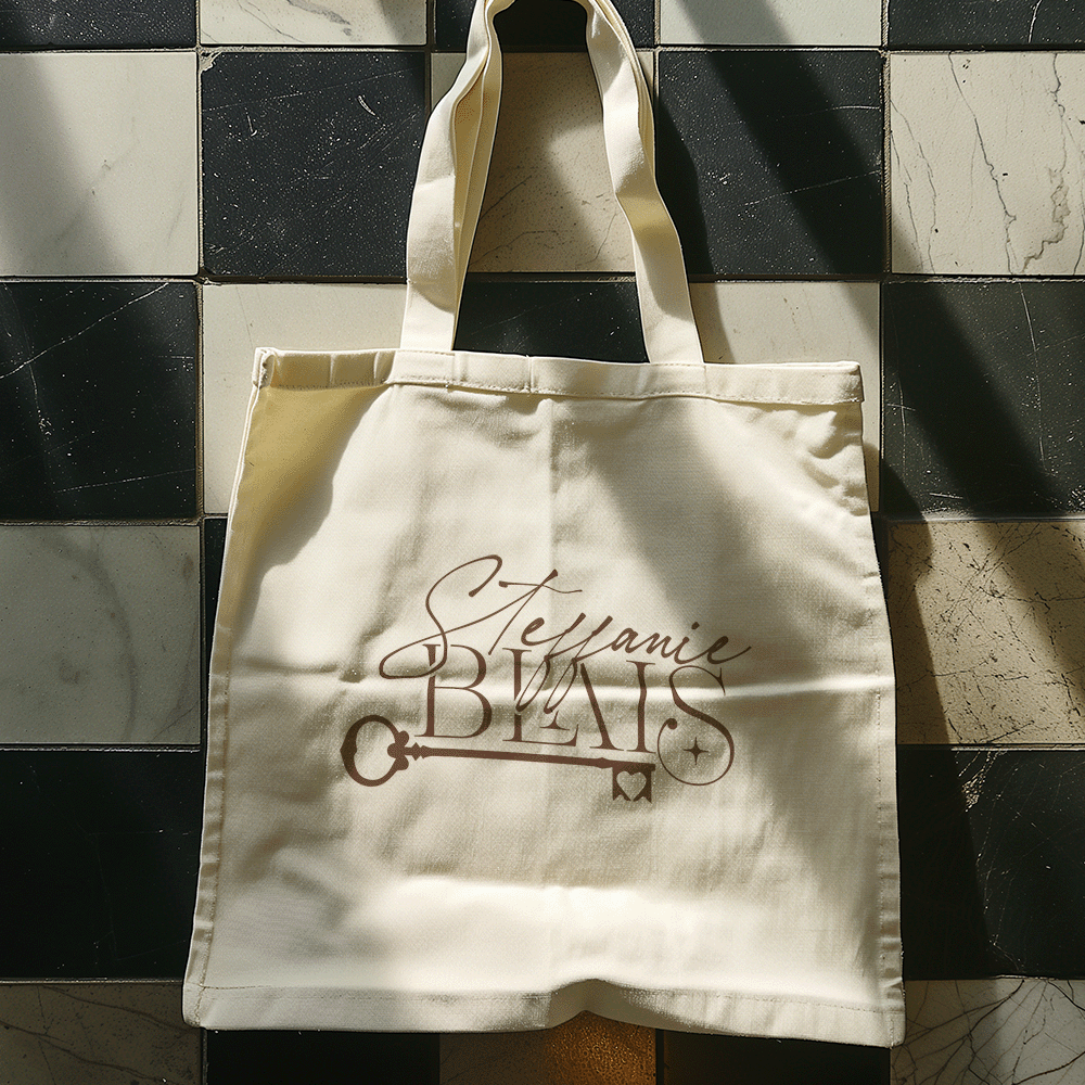 Steffanie Tote Mock