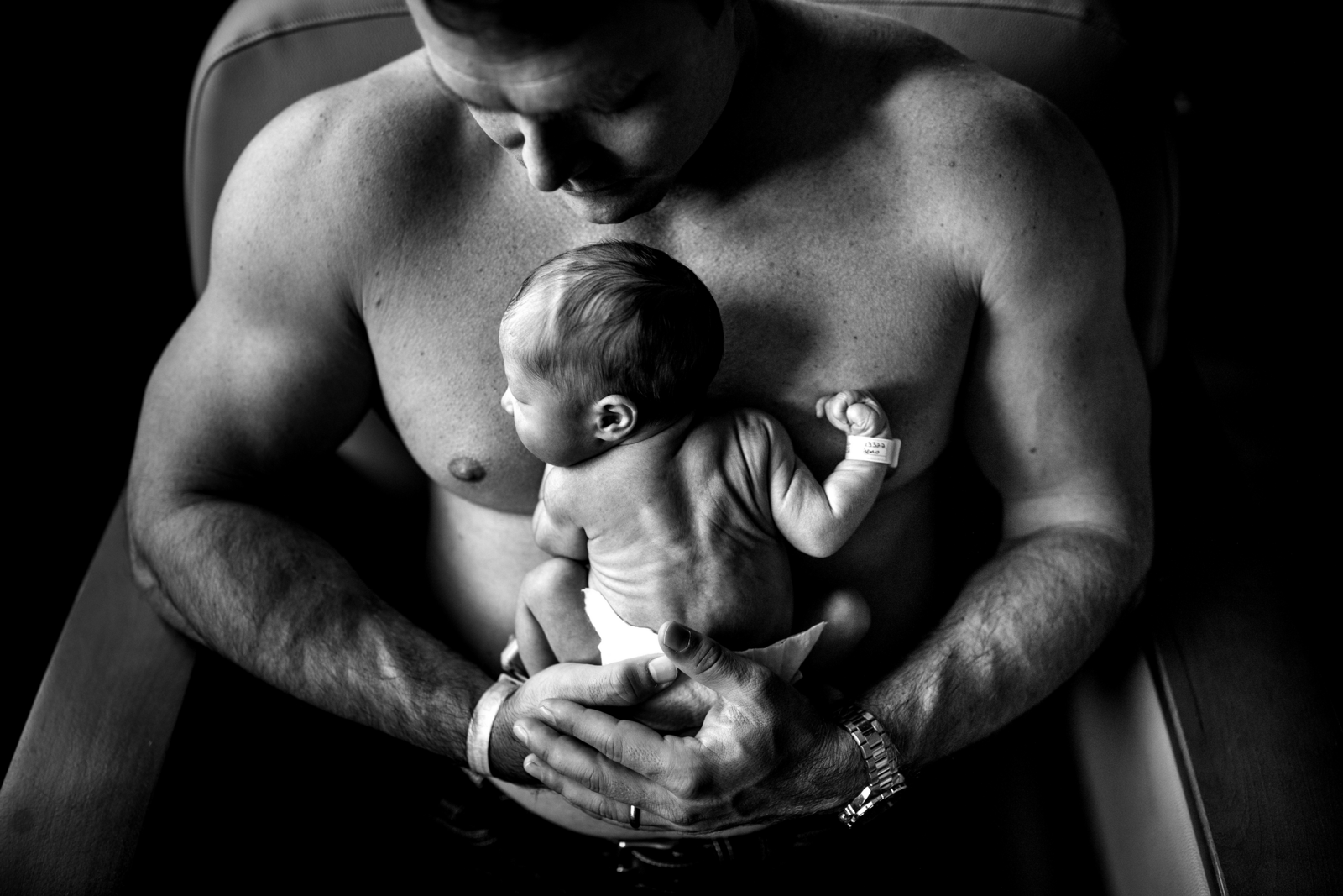 birth photographer, columbus, ga, atlanta, dad skin to skin, chest, postpartum, ker-fox photography_7405