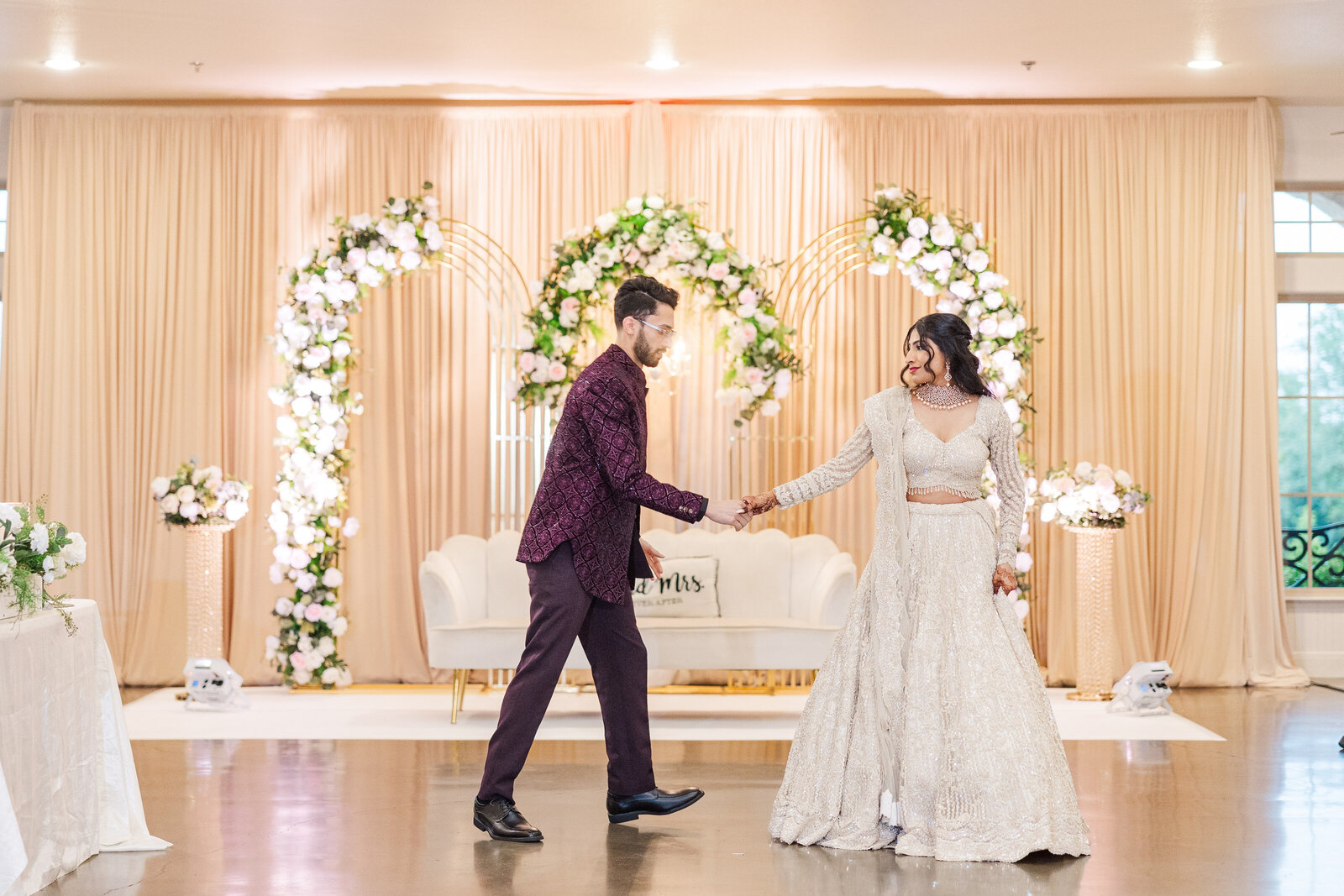 Bride-and-groom-dance-at-reception