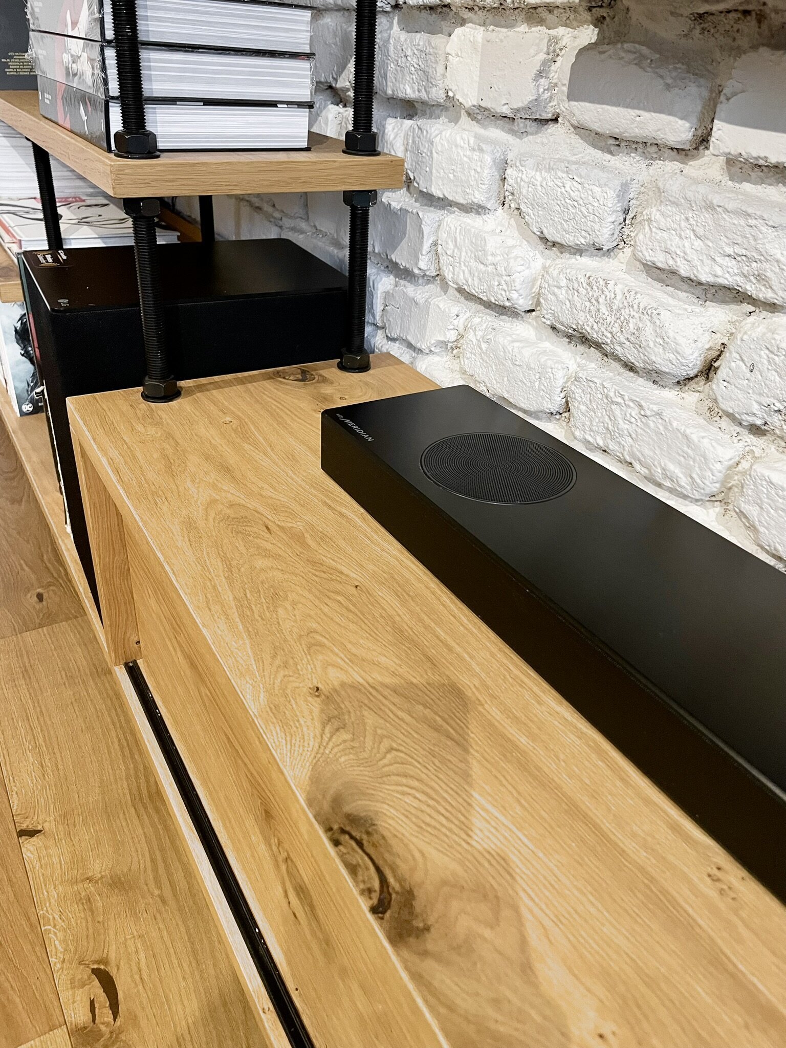kvalitni-metarial-knihovna-design-praha