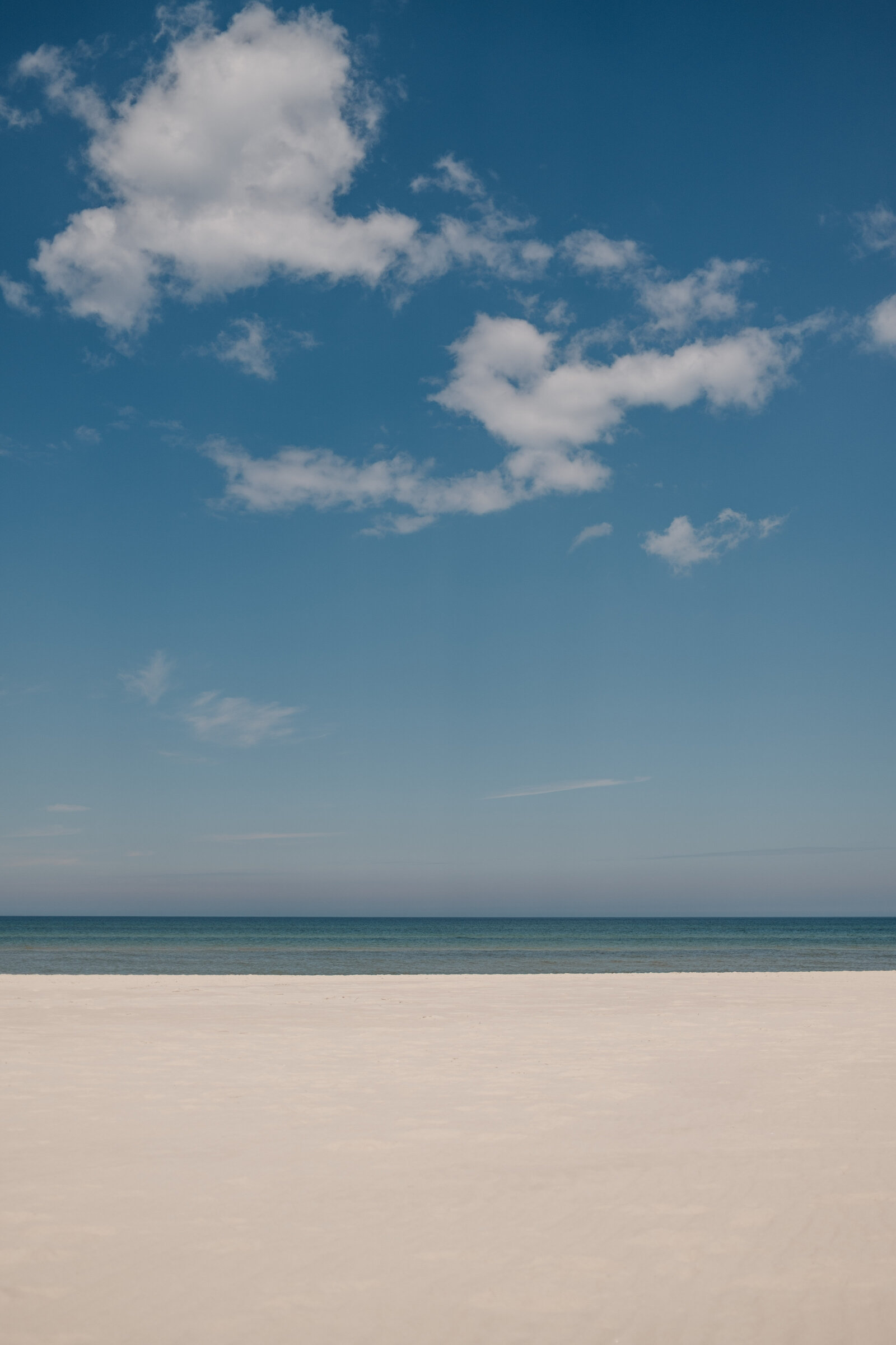 kaboompics_serenity-by-the-sea-coastal-landscapes-and-beach-textures-36198