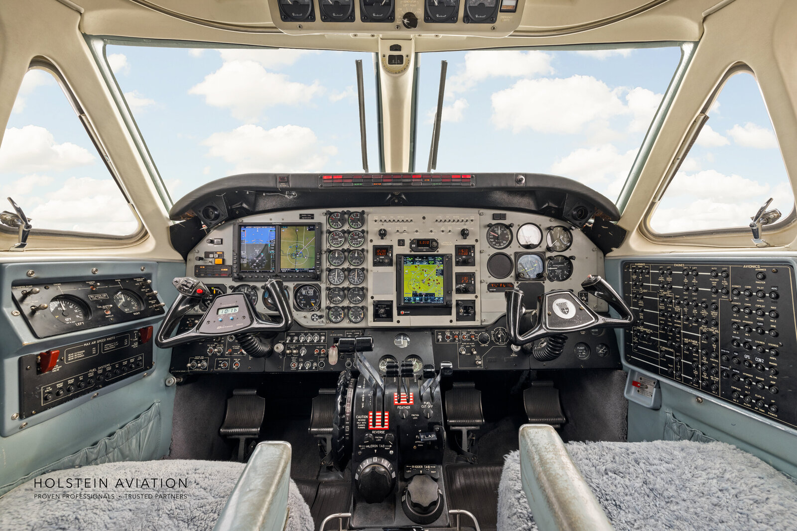 KingAir C90B Watermark-3