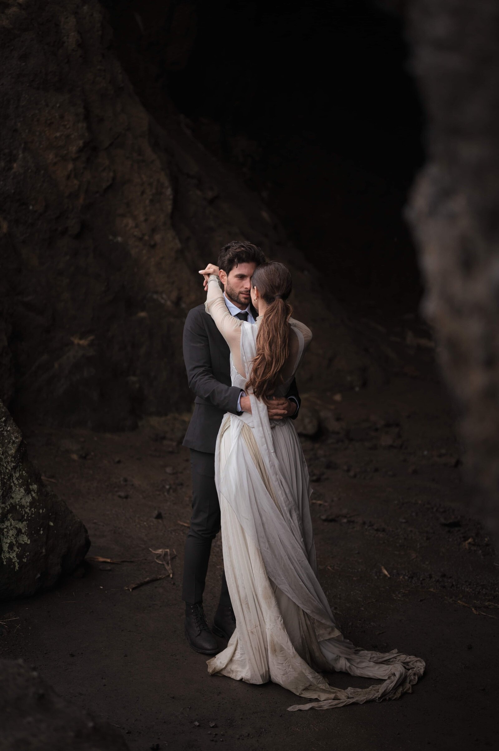 Adventure elopement in front of Skógafoss waterfall in Iceland