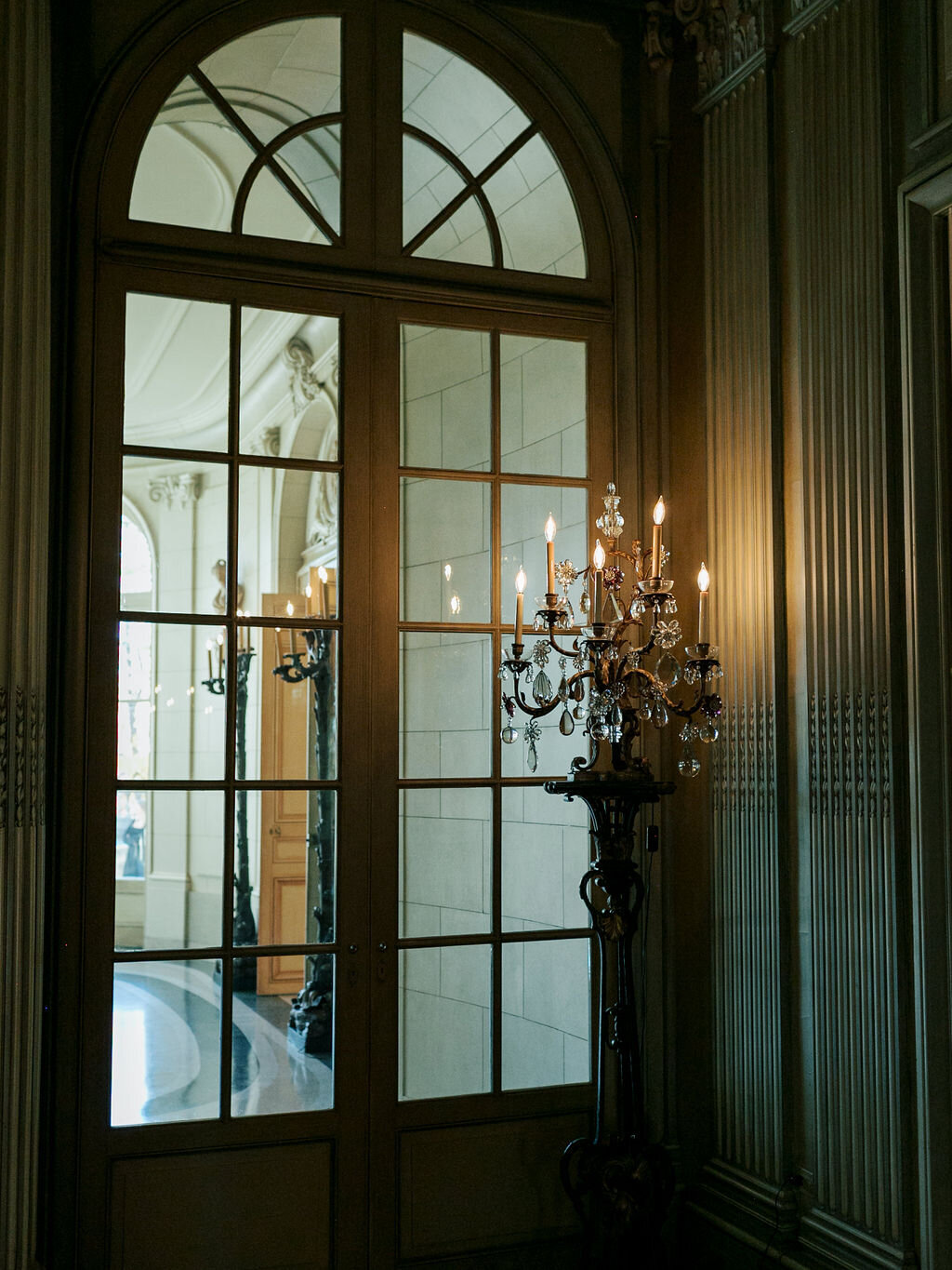 3Kate Campbell Floral Meridian House fall wedding by Greer Gattuso photo scenery