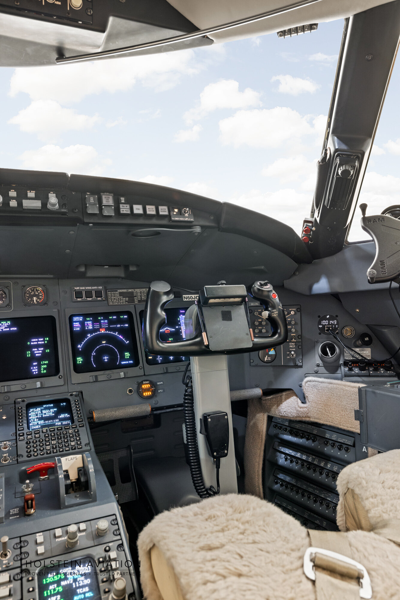 Challenger 604 N60JC Watermarked-19