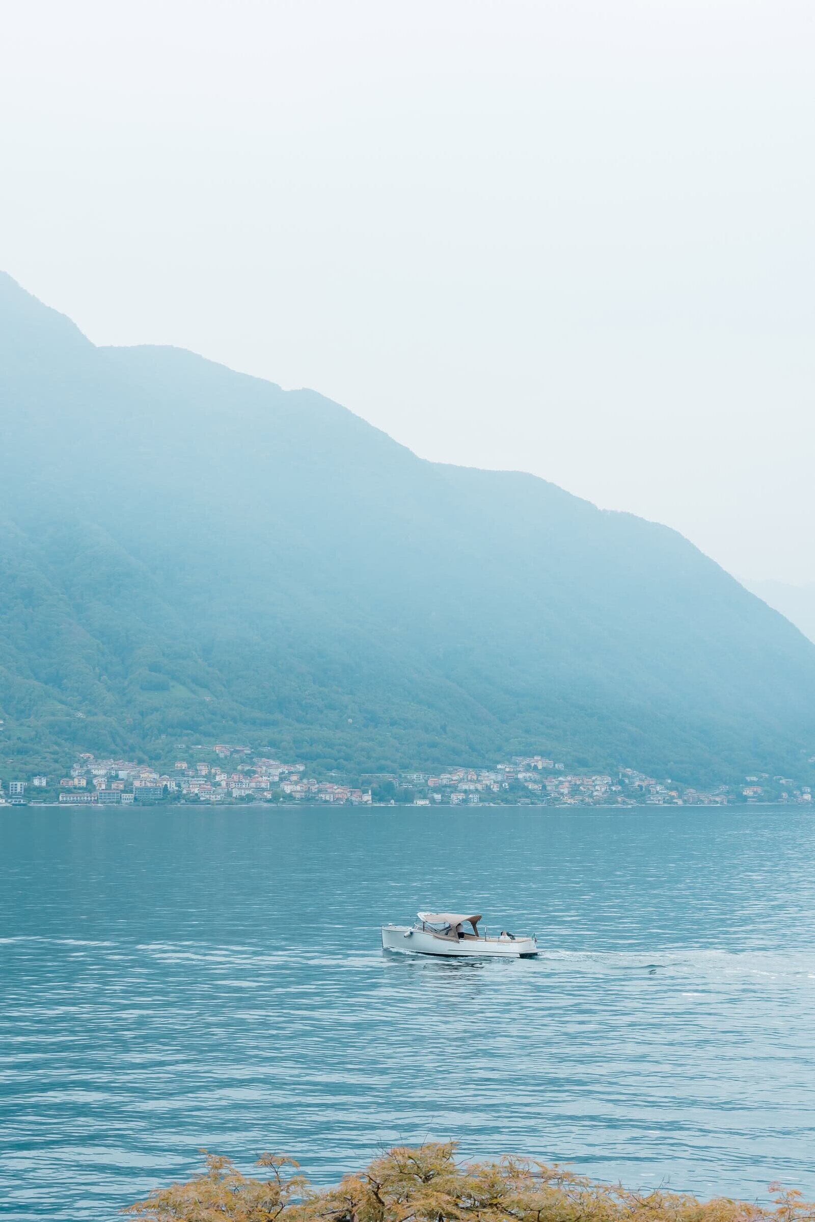 Destination Wedding Photographer Anna Lundgren in Stockholm Wedding in Lake Como Villa La Cassinella elopement_034