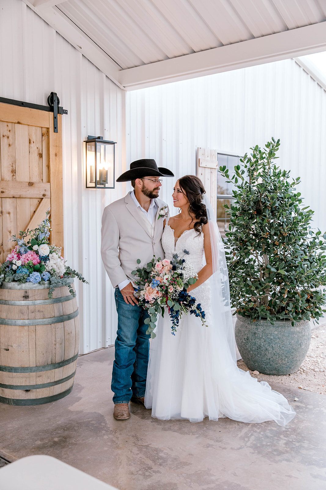 the-barn-at-cliff-spring-wedding-19