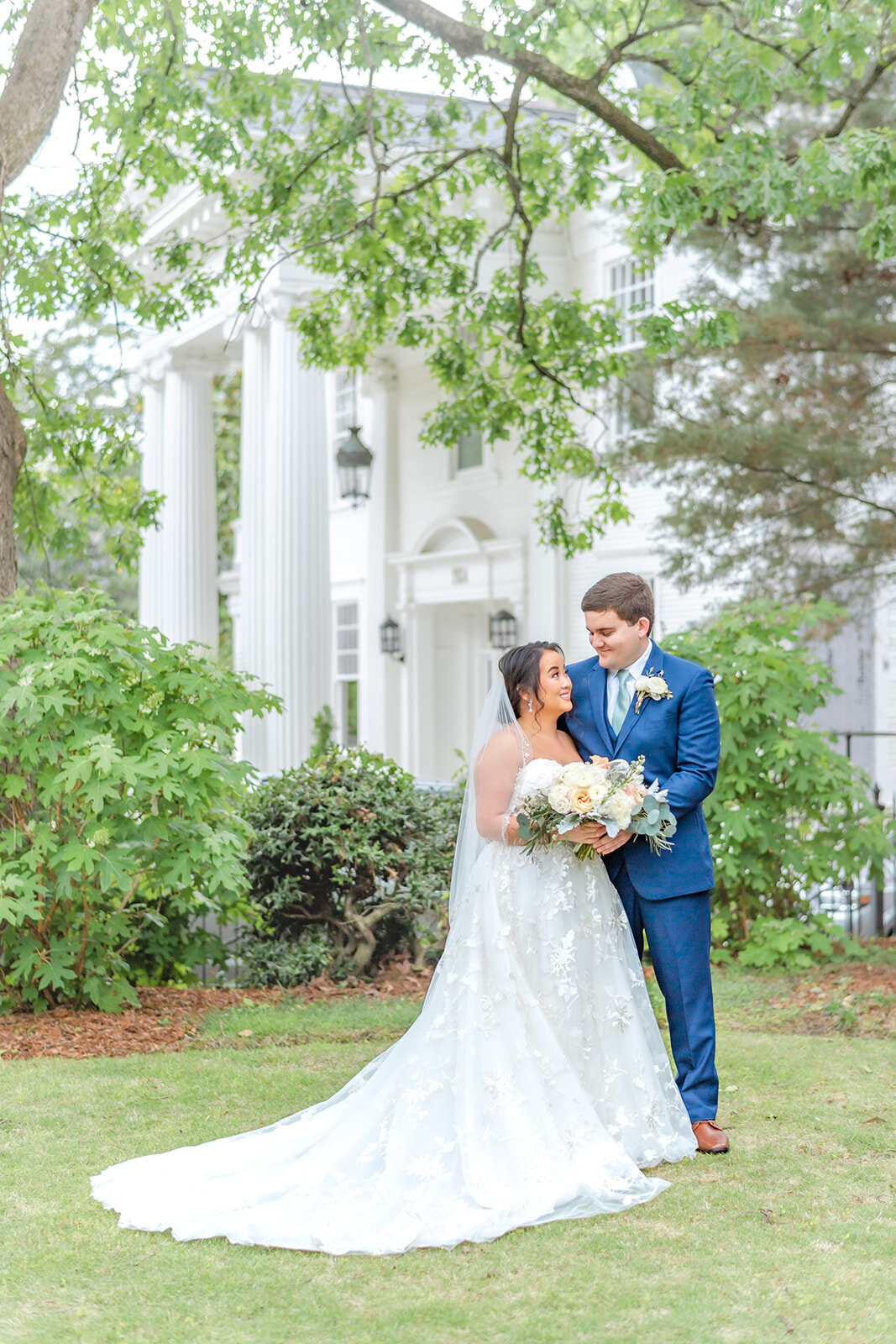 Downtown Birmingham Wedding at The Donnelly House _ Lauren Elliott Photography _ Austin & Jordan-371