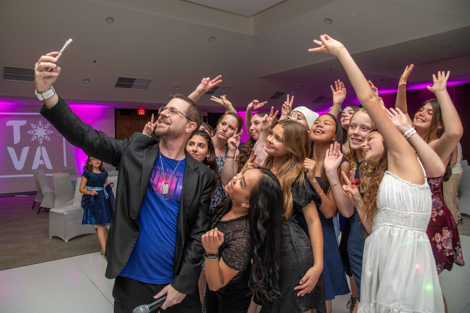 Maria-McCarthy-Photography-Bat-Mitzvah-selfie