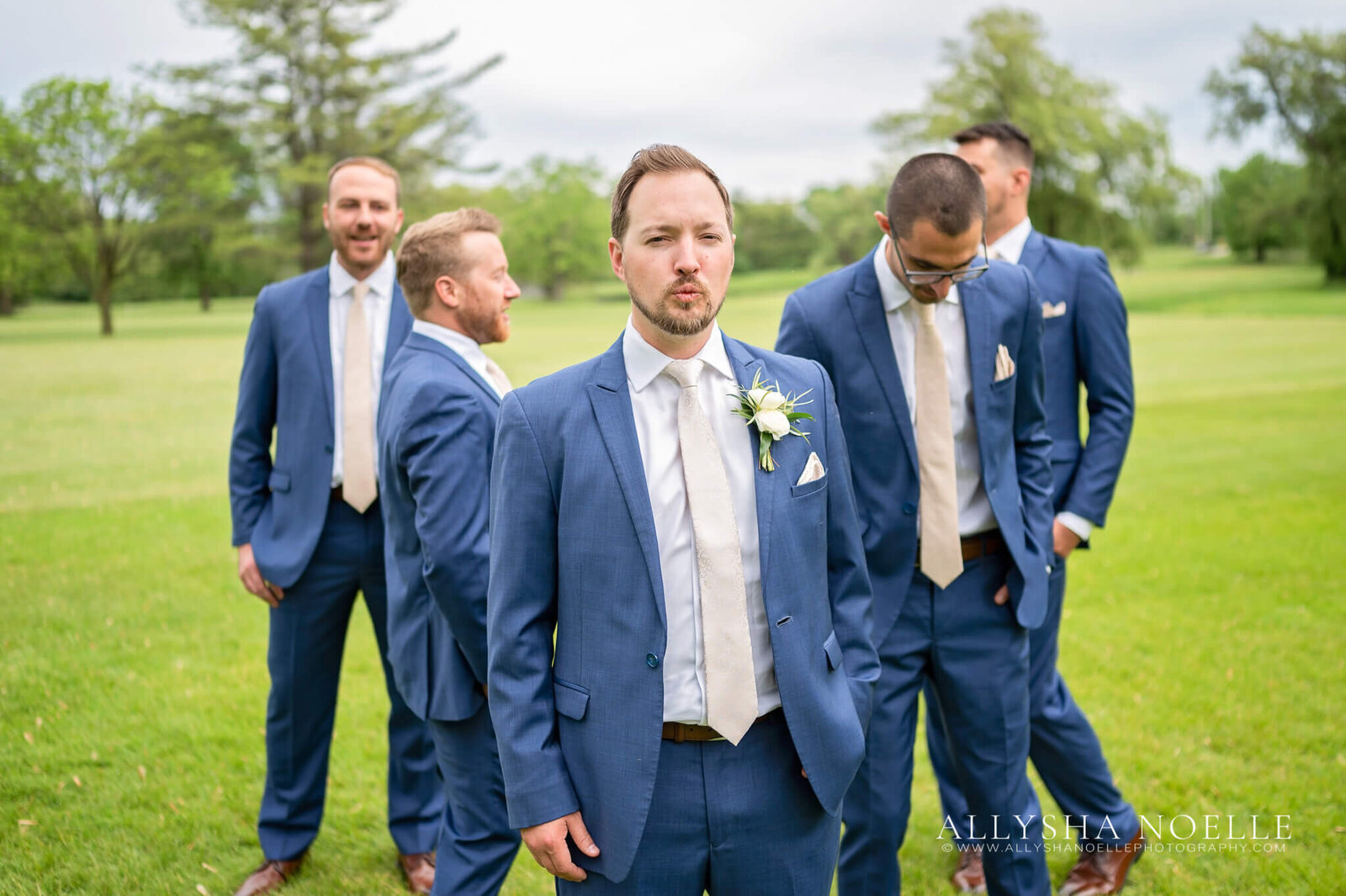 Wedding-at-River-Club-of-Mequon-262