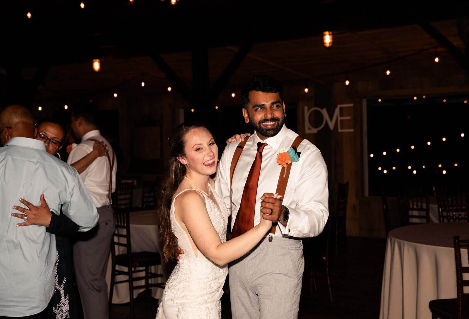 wedding dancing photos
