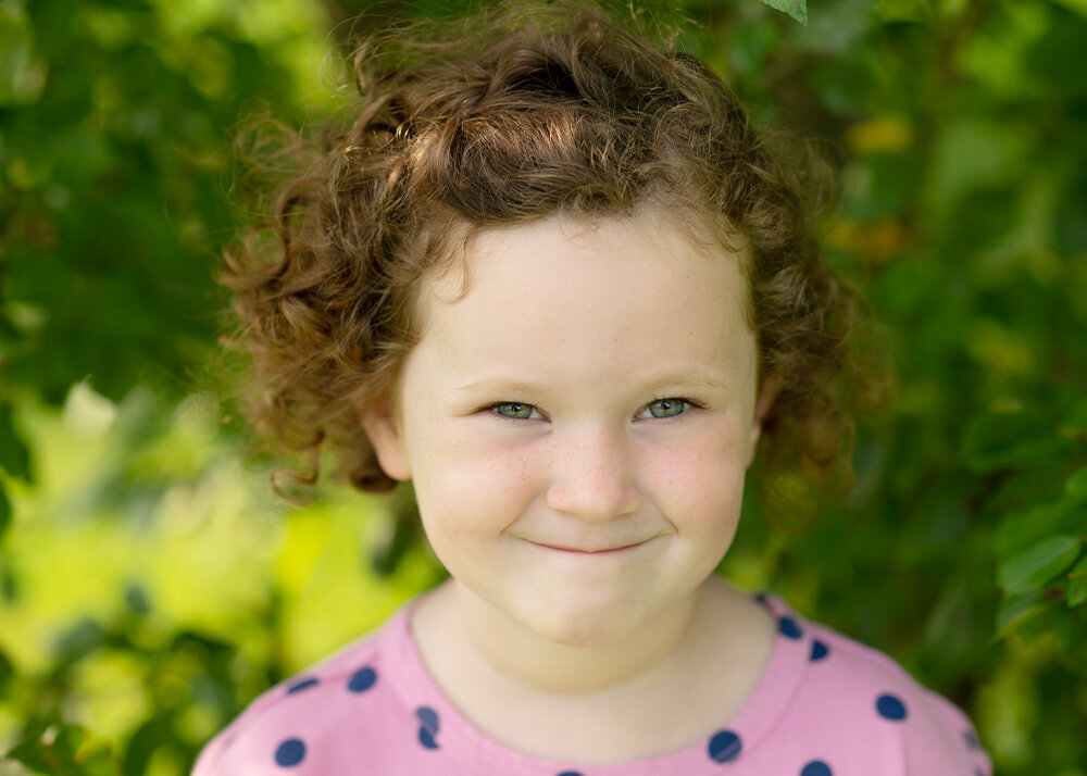 girl-outdoor-at-winnemac-park-chicago