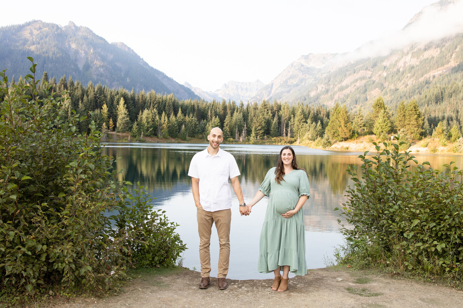 Gold-Creek-Pond-Maternity-Photos-Keli-Vaeagi3