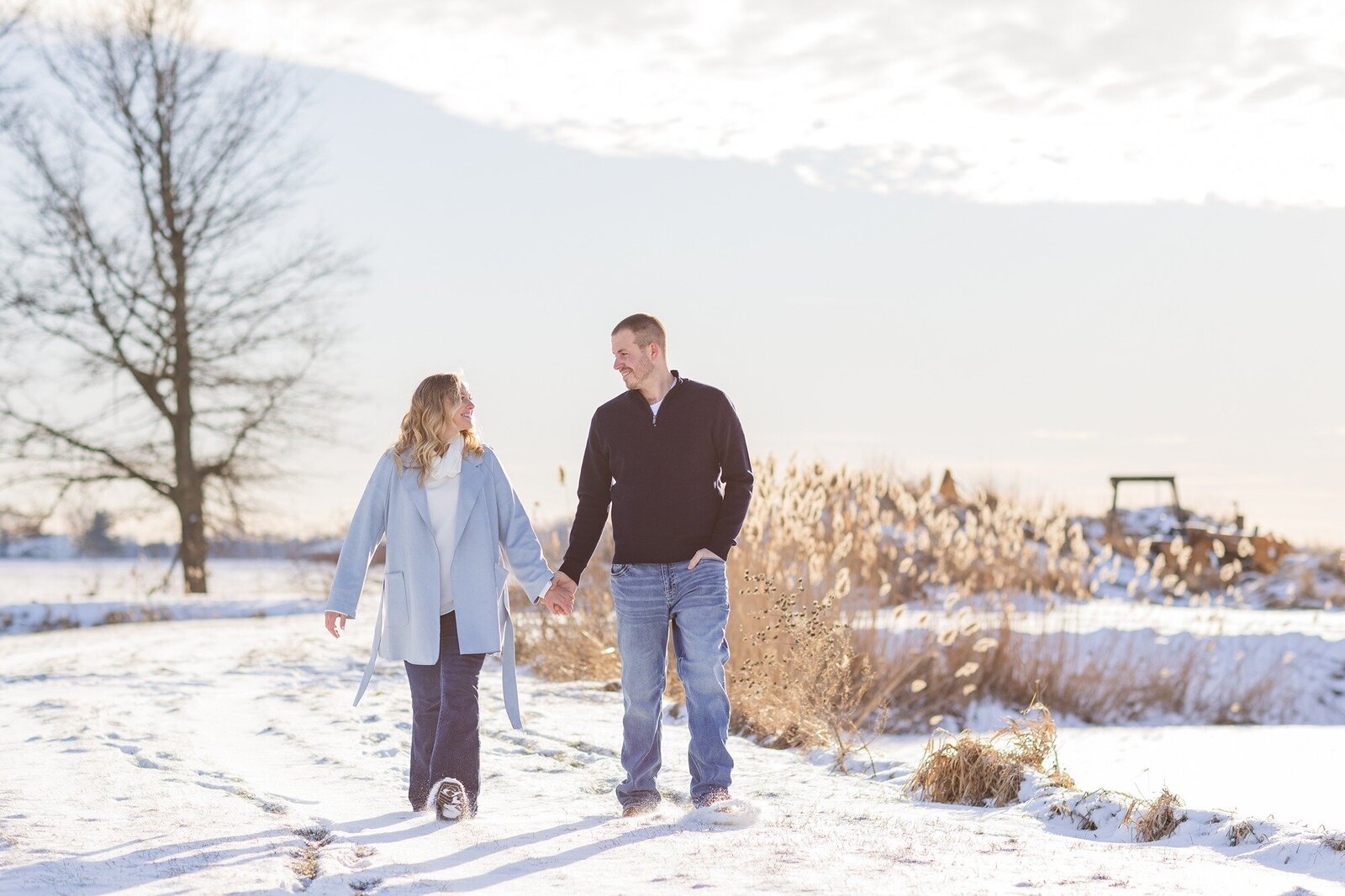 king-ohio-cow-barn-engagement-shoot-5