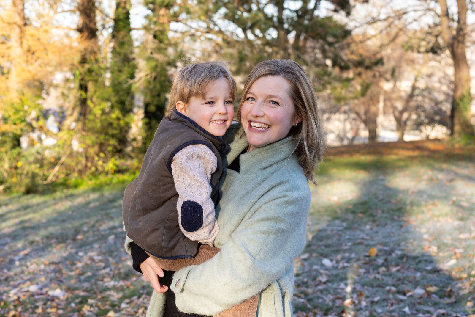 autumn_embrace_mum_son_suzy_slemen_photography