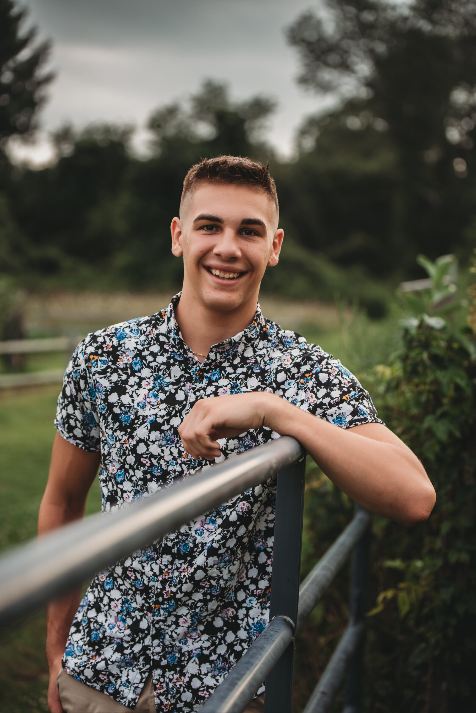 Capture the essence of your senior year with a scenic portrait session at Bauer Park in Madison, CT. This natural outdoor setting provides the perfect backdrop for authentic and timeless senior photos.