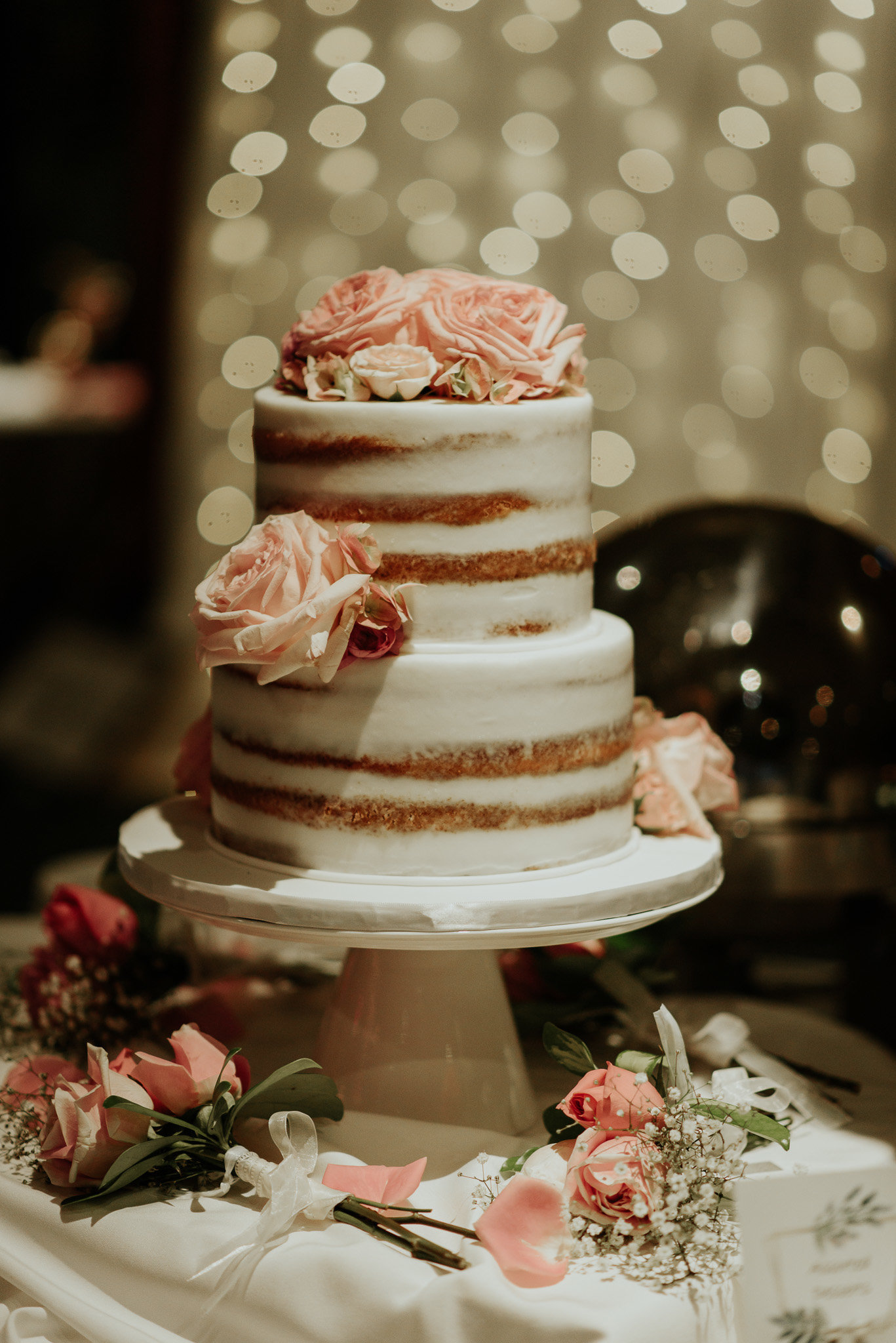 beautiful picture of wedding cake