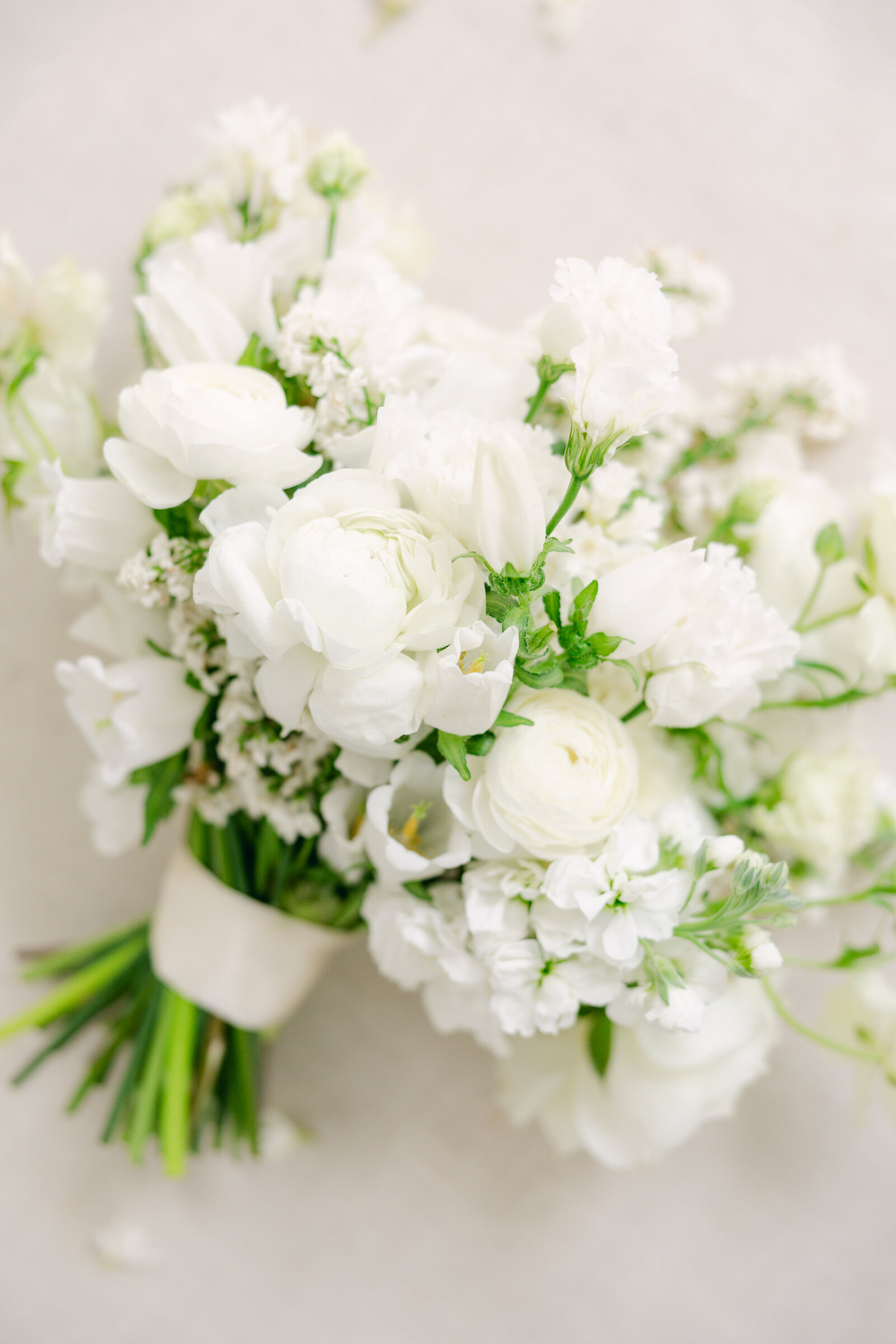 elegant-wedding-bouquet-lowndes-grove