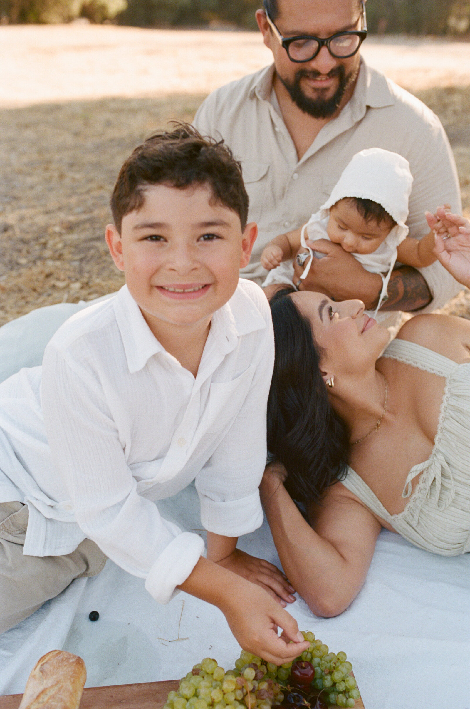 Lizarraga-GuillenFamily2025-crystalkphotos-web-22