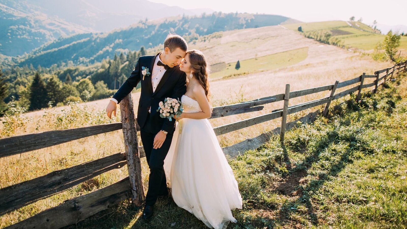 JennaDowell|Financial Coach|Floral Design|Yellowstone Wedding|Elopement.Couple
