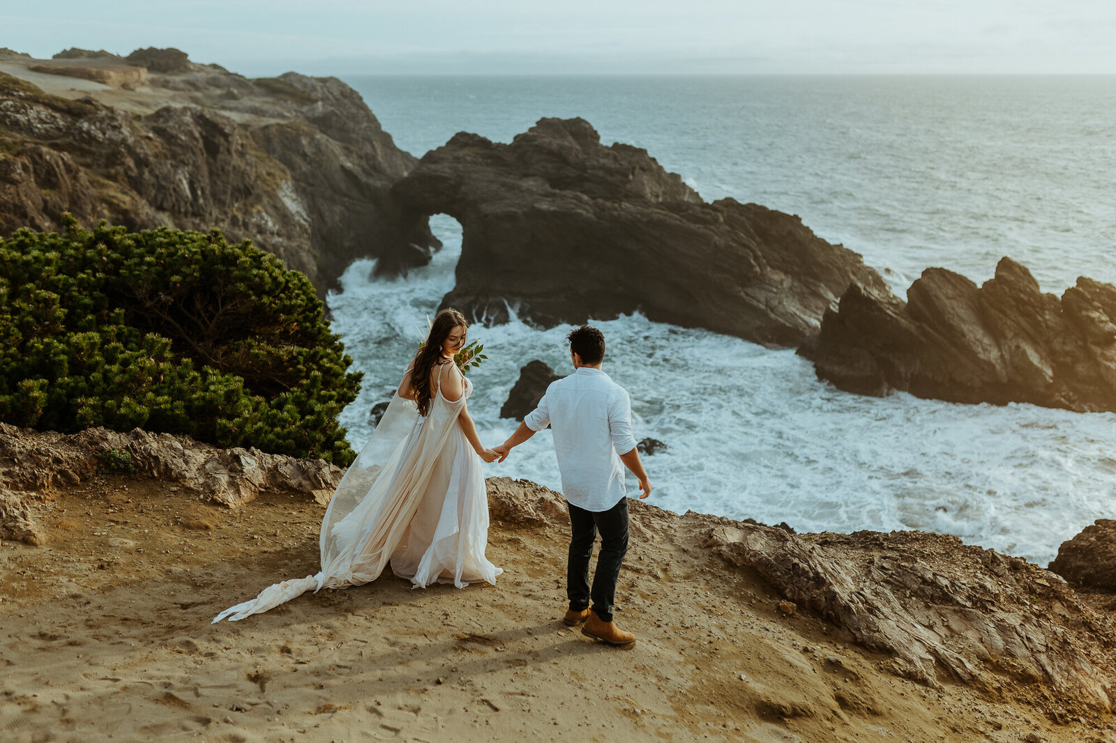 Oregon Elopement Photographer