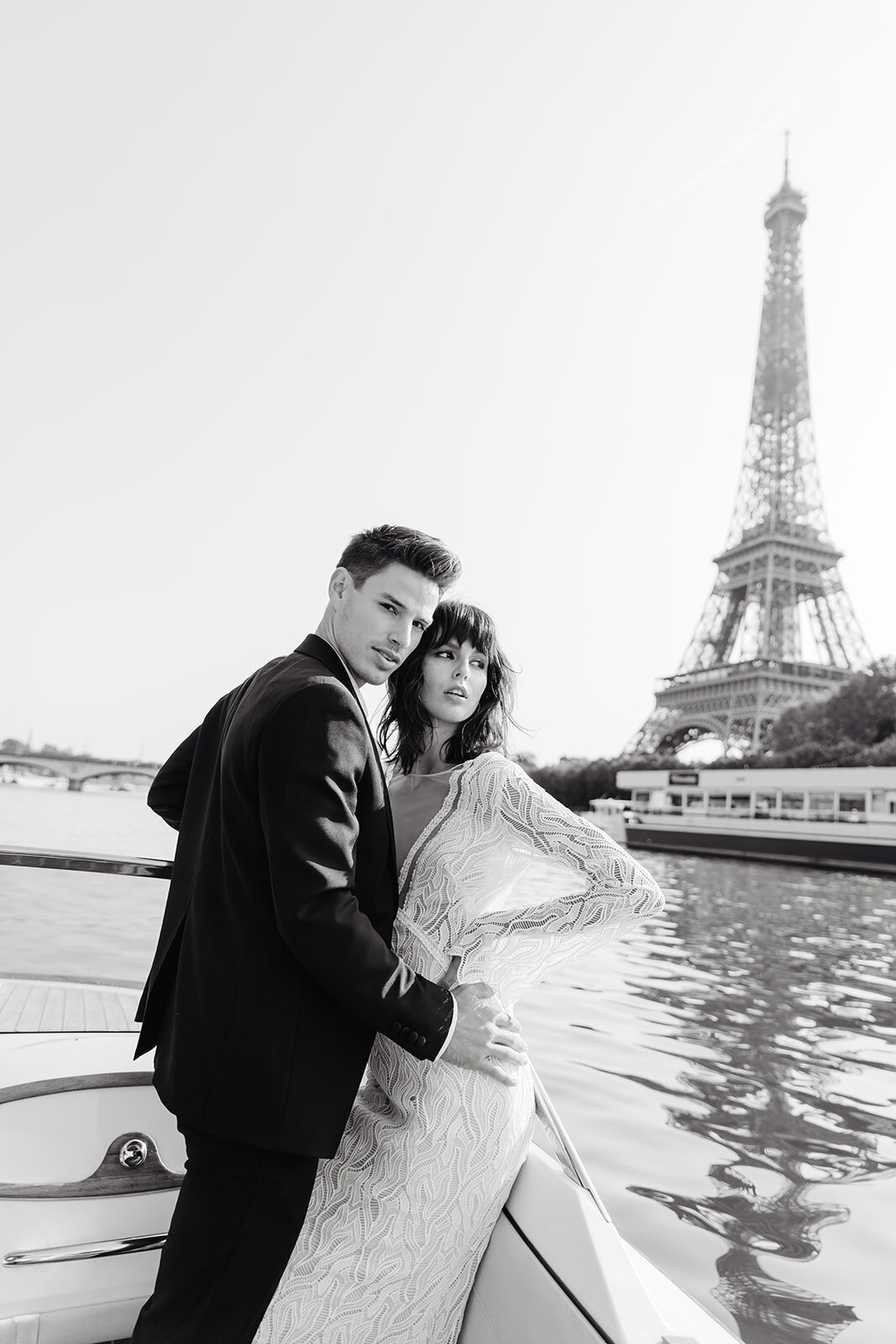 Morgane Ball editorial fine art wedding Photographer Paris  boat tour on the Seine with eiffel tower and pictures