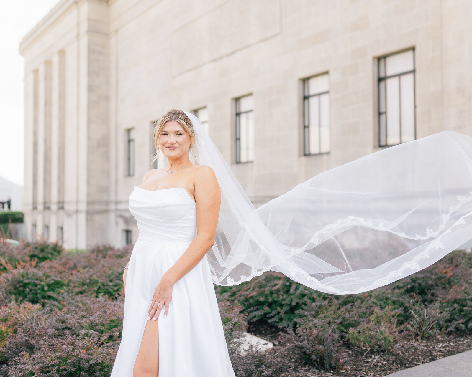 Corby Intercontinental Hotel Kansas City Wedding Plaza-120