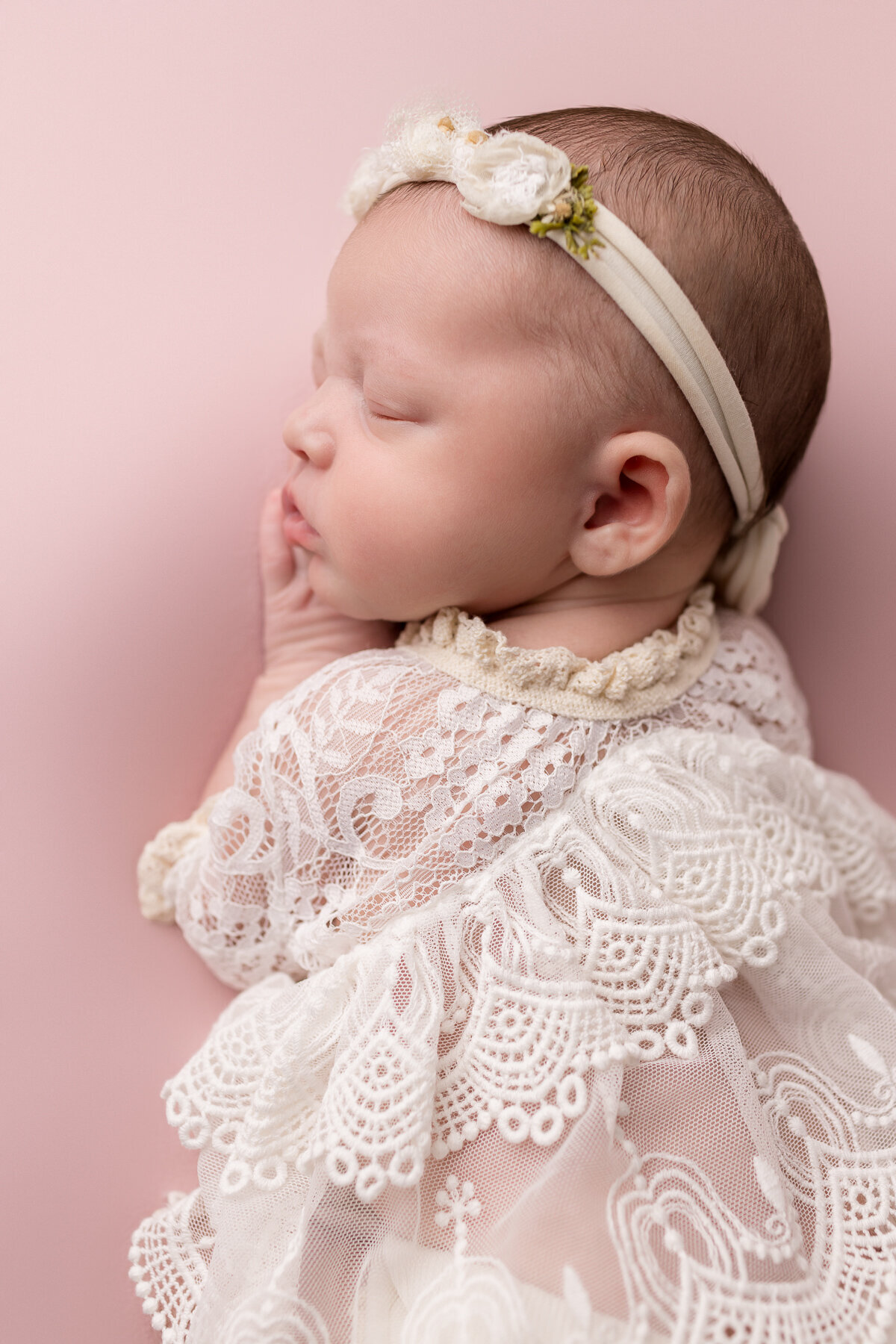 In-home-newborn-photography-session-Frankfort-KY-photographer-baby-girl