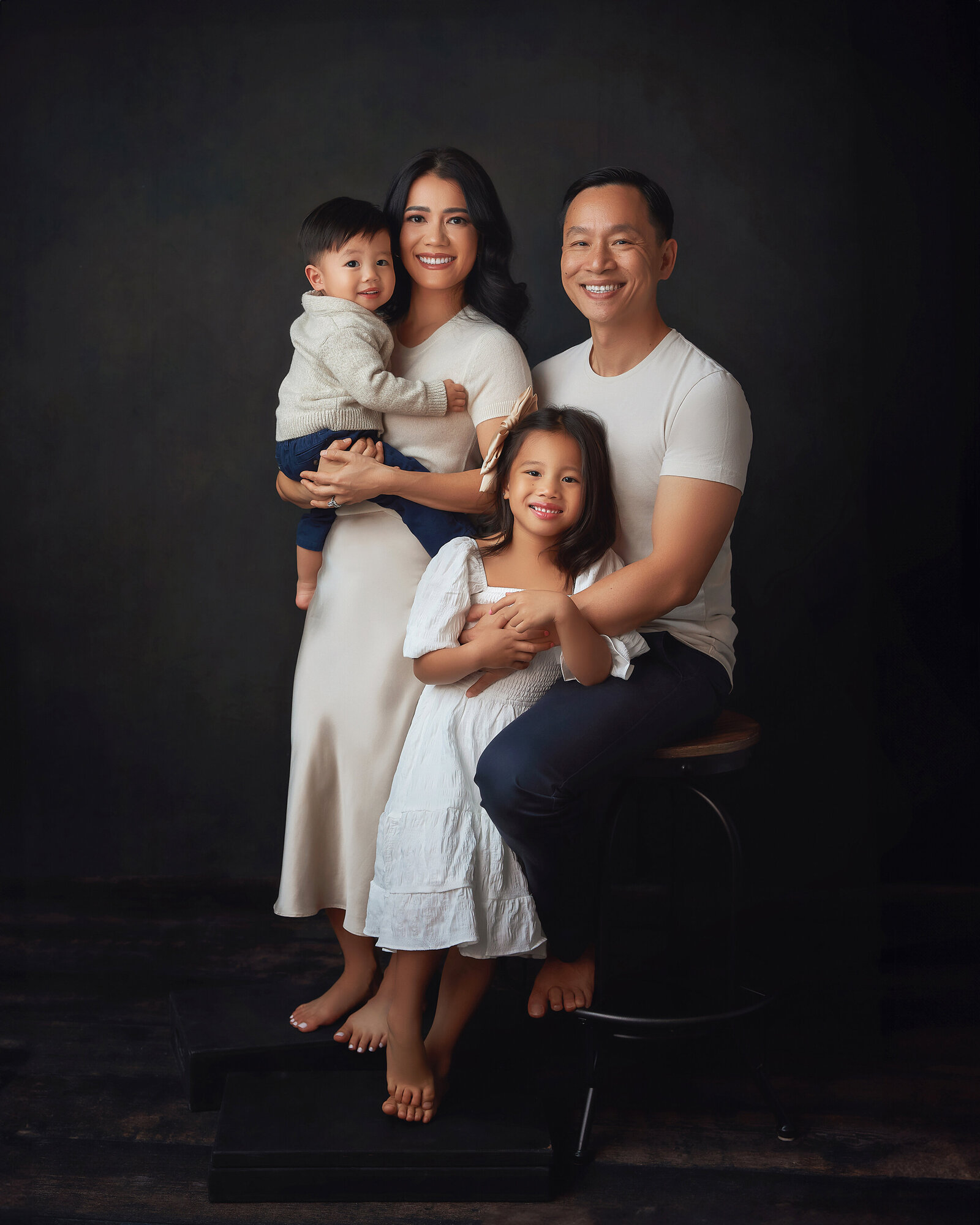 atlanta-best-award-winning-family-portrait-studio-white-shirt-blue-jeans-photography-photographer-twin-rivers-01