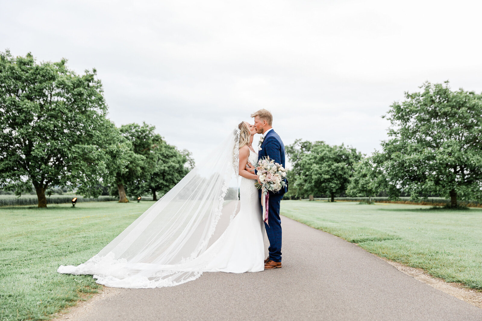 dodford-manor-bride-groom