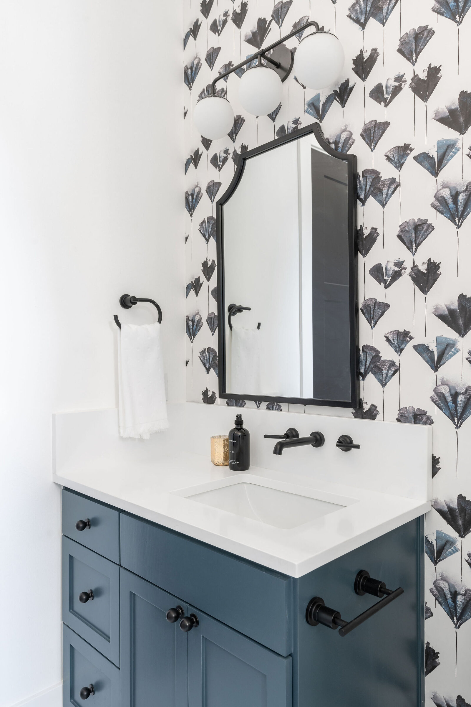 NuelaDesign_Blue and White Wallpaper_Bathroom Design