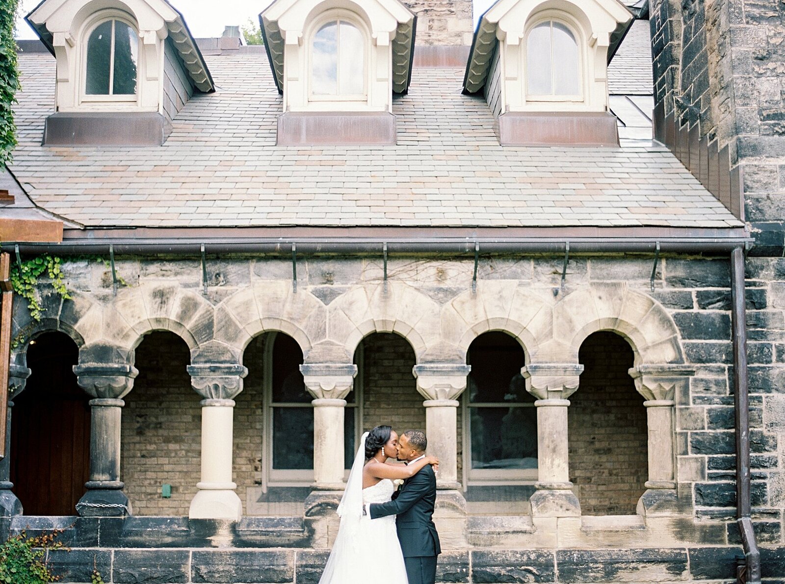 university-toronto-knox-wedding-rosewater-room-photographer_0019