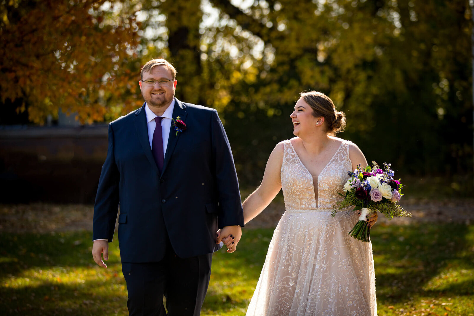 cincinnati-wedding-photographer-bride-groom-walking