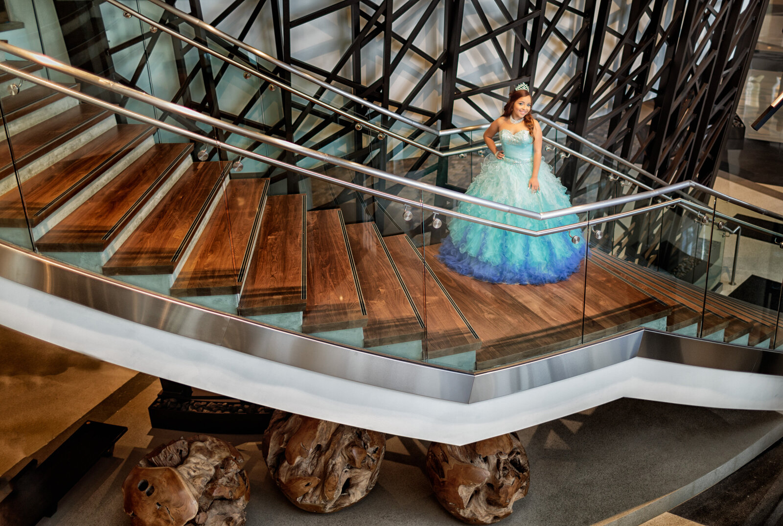 Yarelis celebrating her quinceañera at Hilton Cleveland Downtown with family and friends. A joyful moment captured by TheWiz Photography in Cleveland, Ohio.
