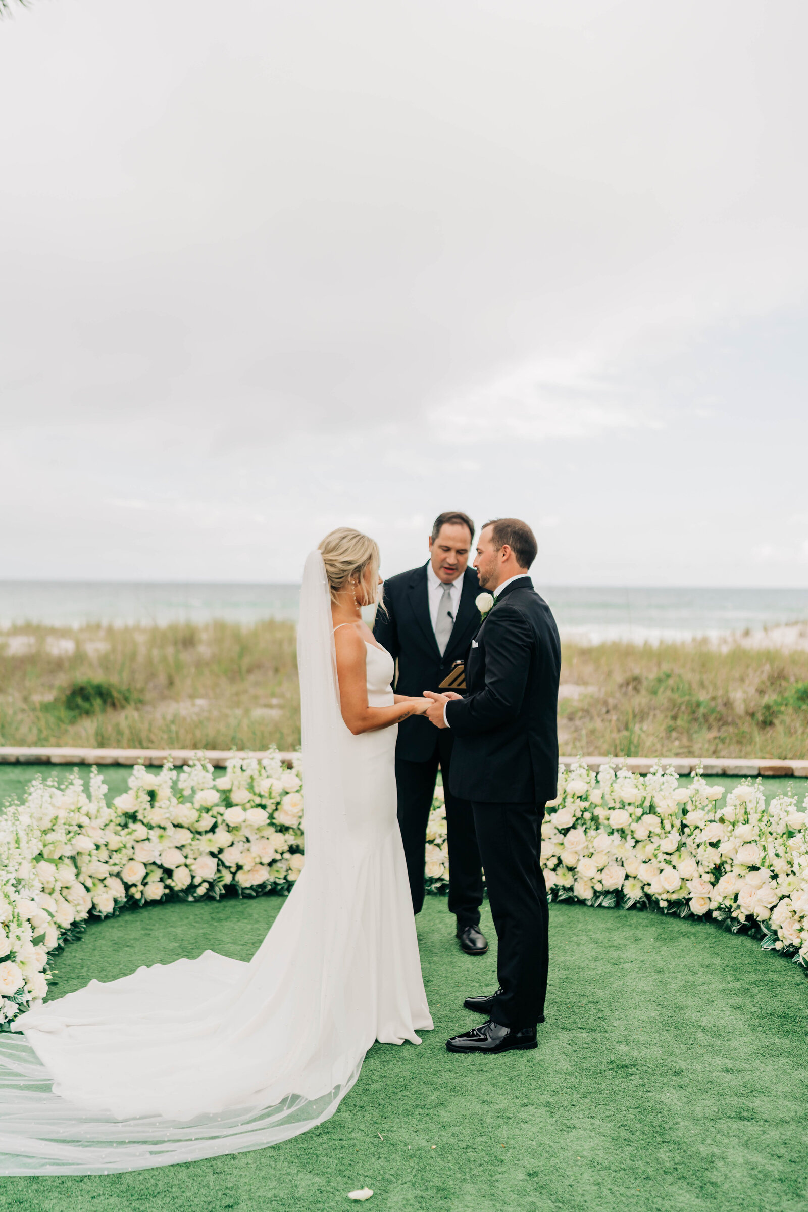 The Island, FL Floral Ground Arch