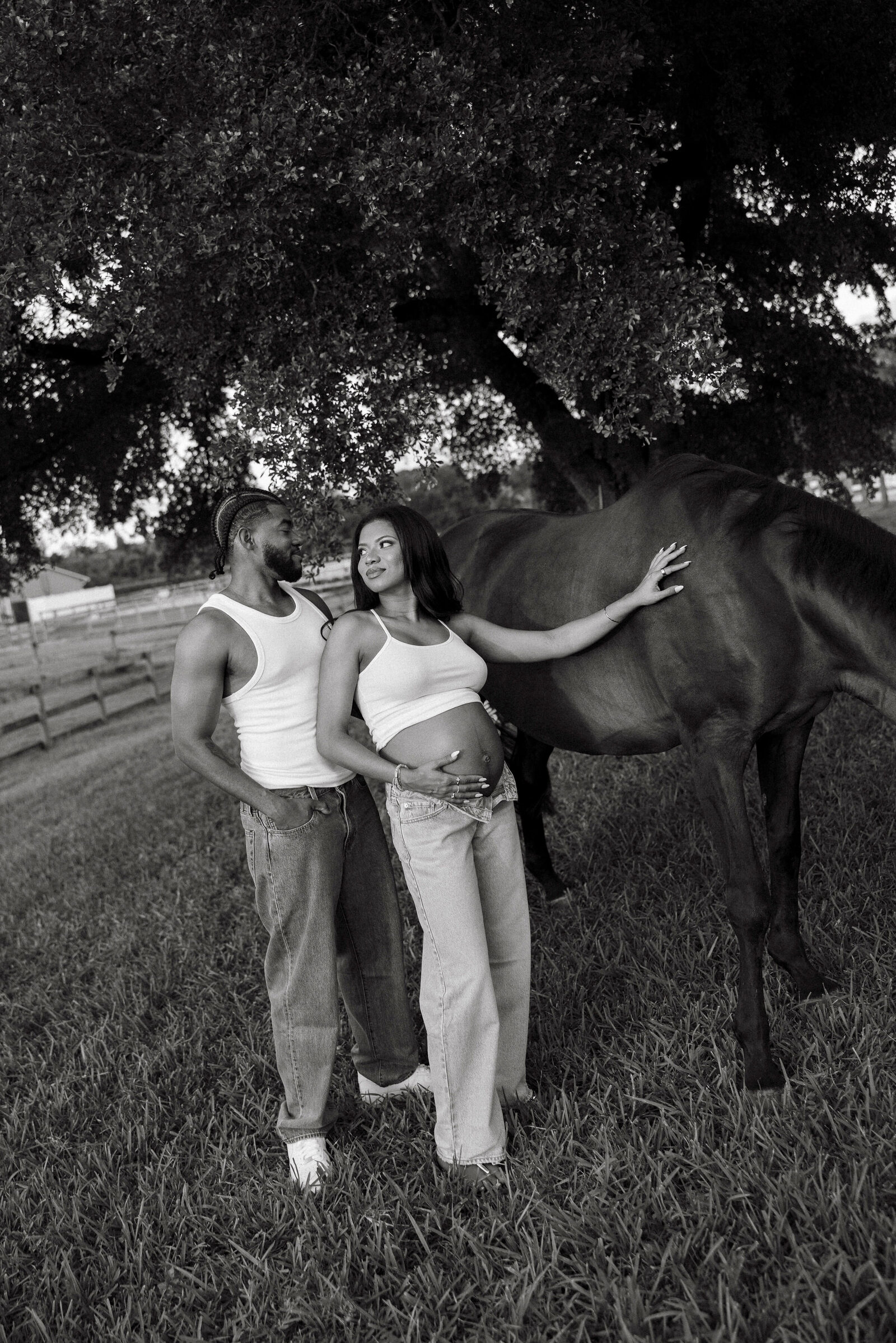 Alissa-Terrence-Horse-Barn-Maternity-Photography-by-Alexandra-Masihy-57