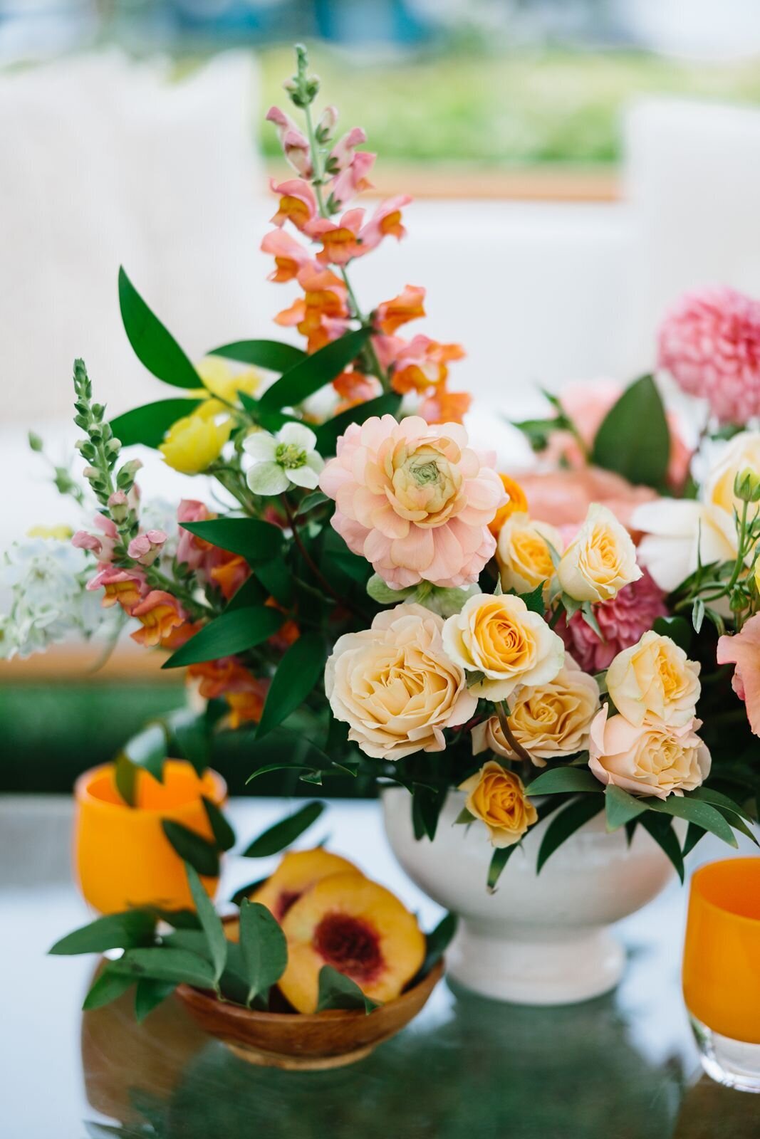 leila-james-events-newport-rhode-island-luxury-wedding-planner-castle-hill-inn-venue-erin-mcginn-wedding-photographer-bright-florals-CH0516 copy