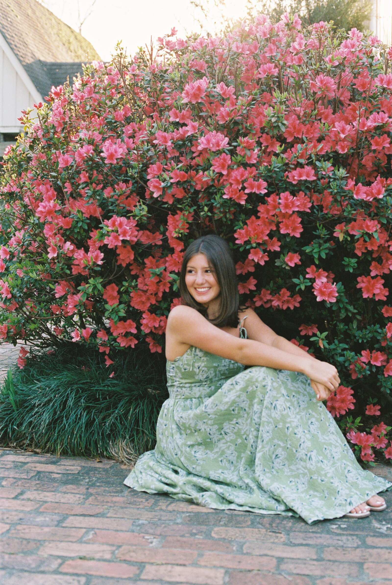 Downtown graduates and senior photographer Alabama urban outdoor natural light session.