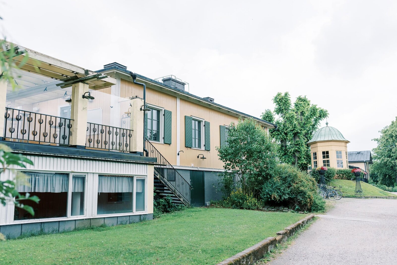 Destination Wedding Photographer Anna Lundgren in Stockholm Wedding at Stallmastaregarden Stockholm Sweden_04