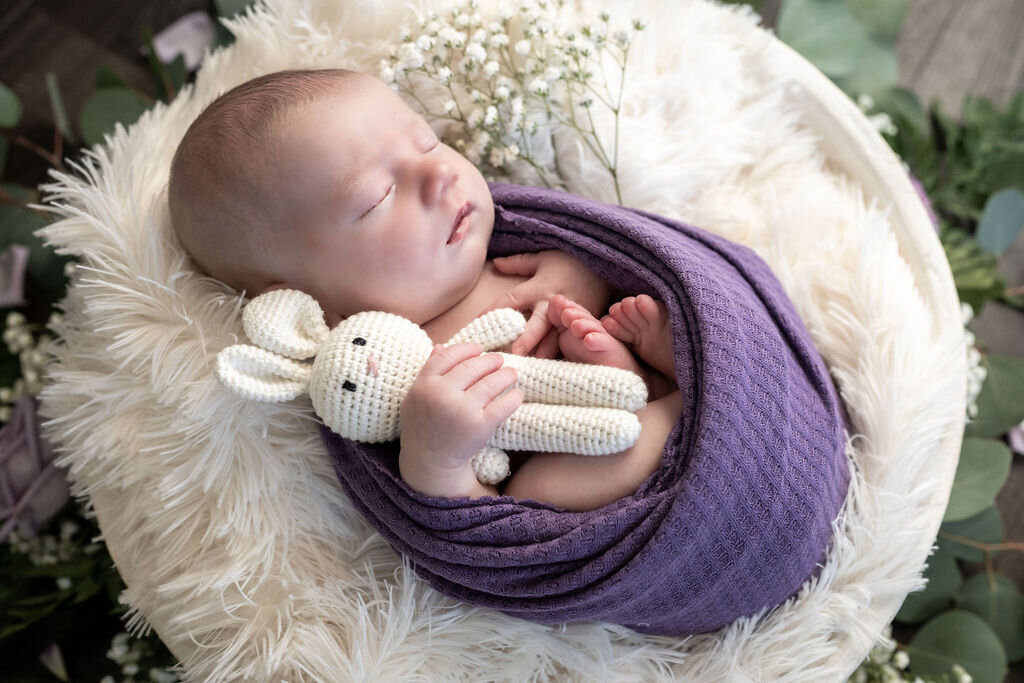 DEL0812NEWBORNSTUDIOSESSION-40