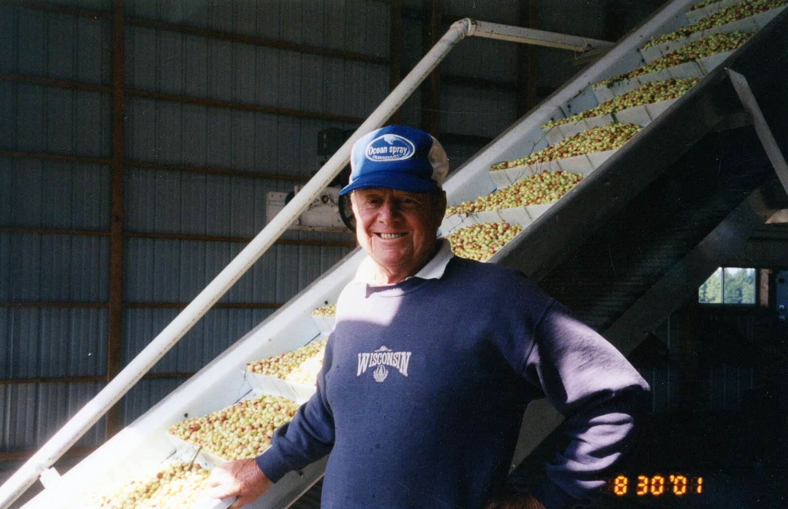 Gen 2 - 2001 White Fruit Harvest Fred Bartling in Receiving Station