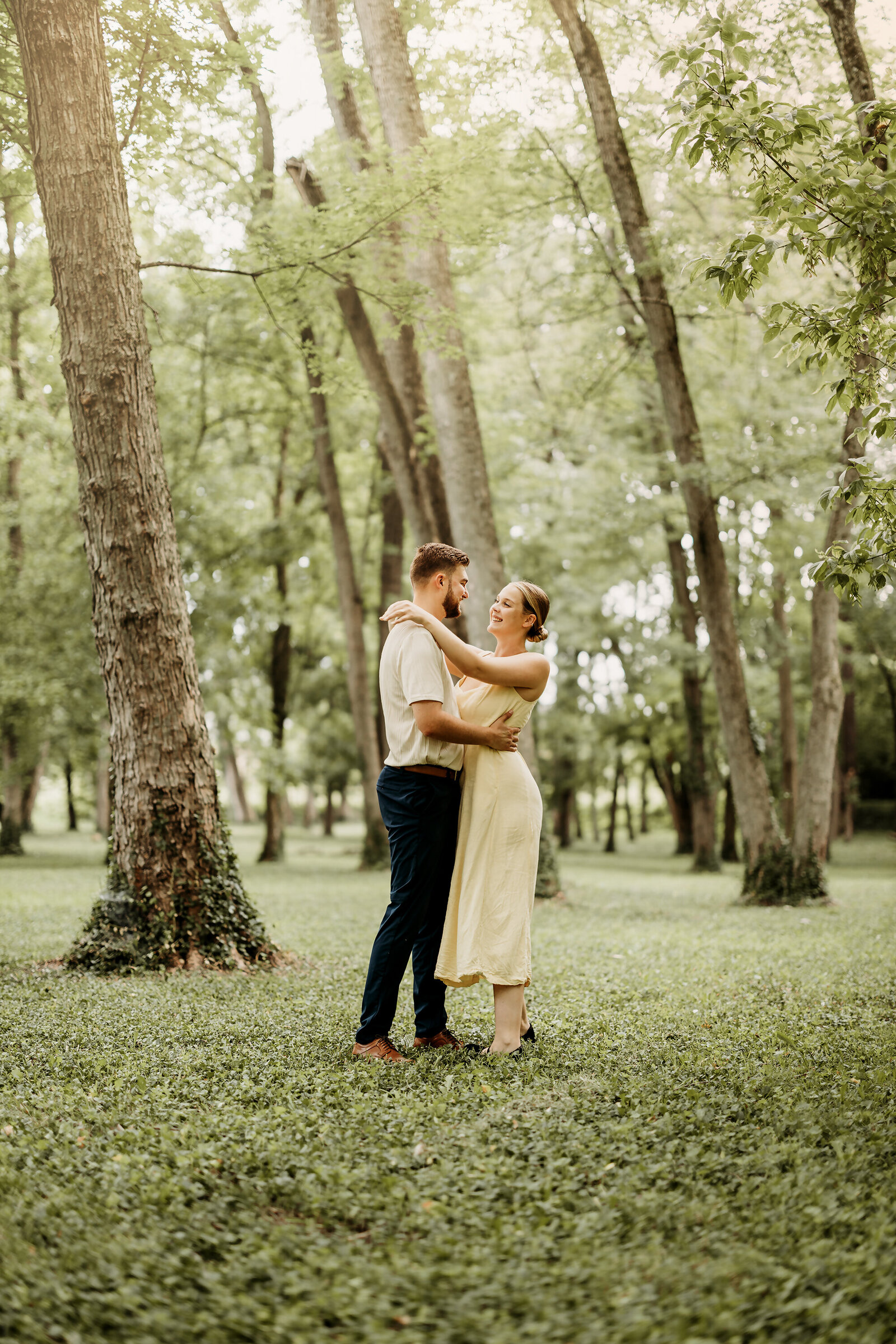 9319-Caleb-Maddie-Engagement-Indianapolis-8x10