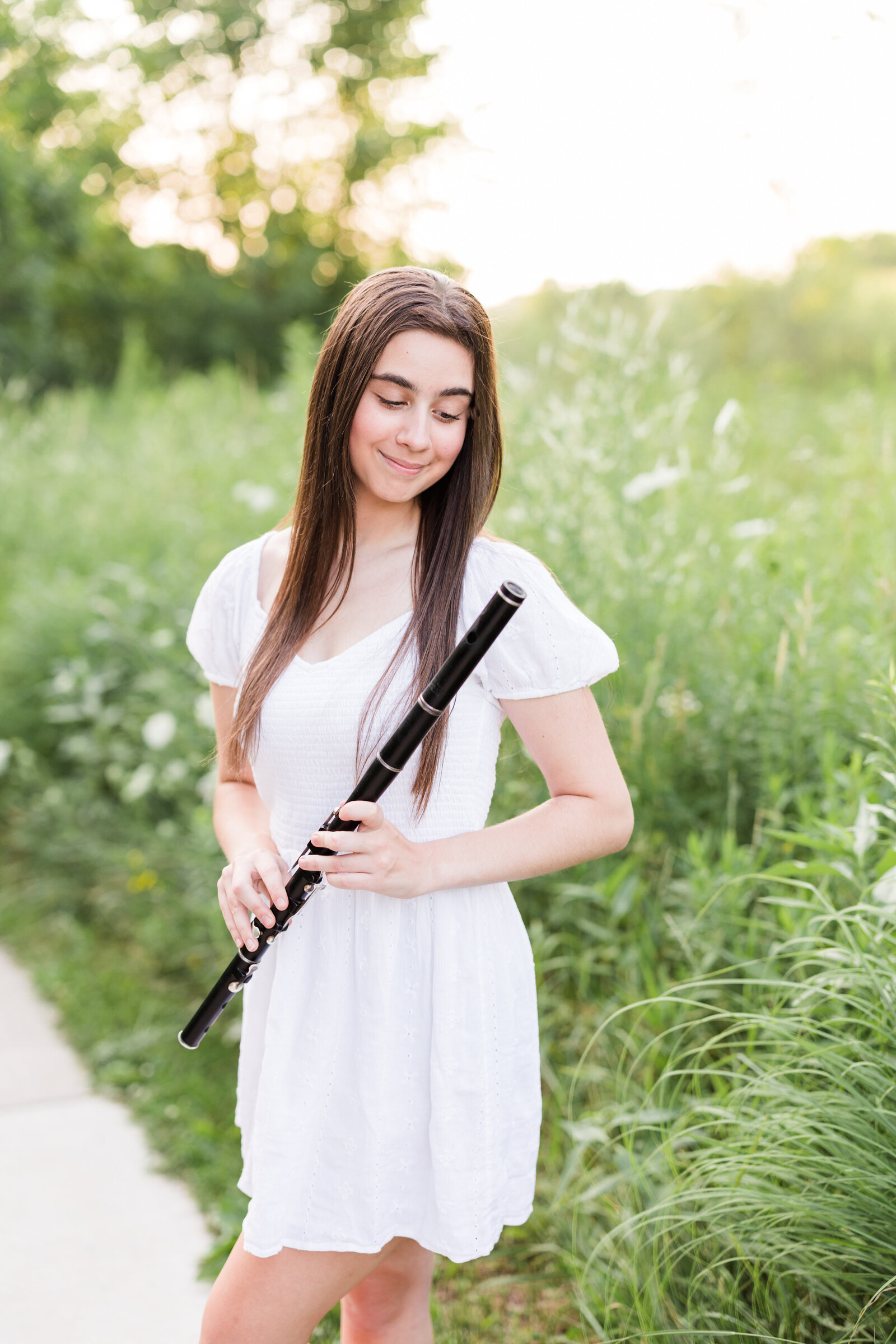 senior-picture-with-flute