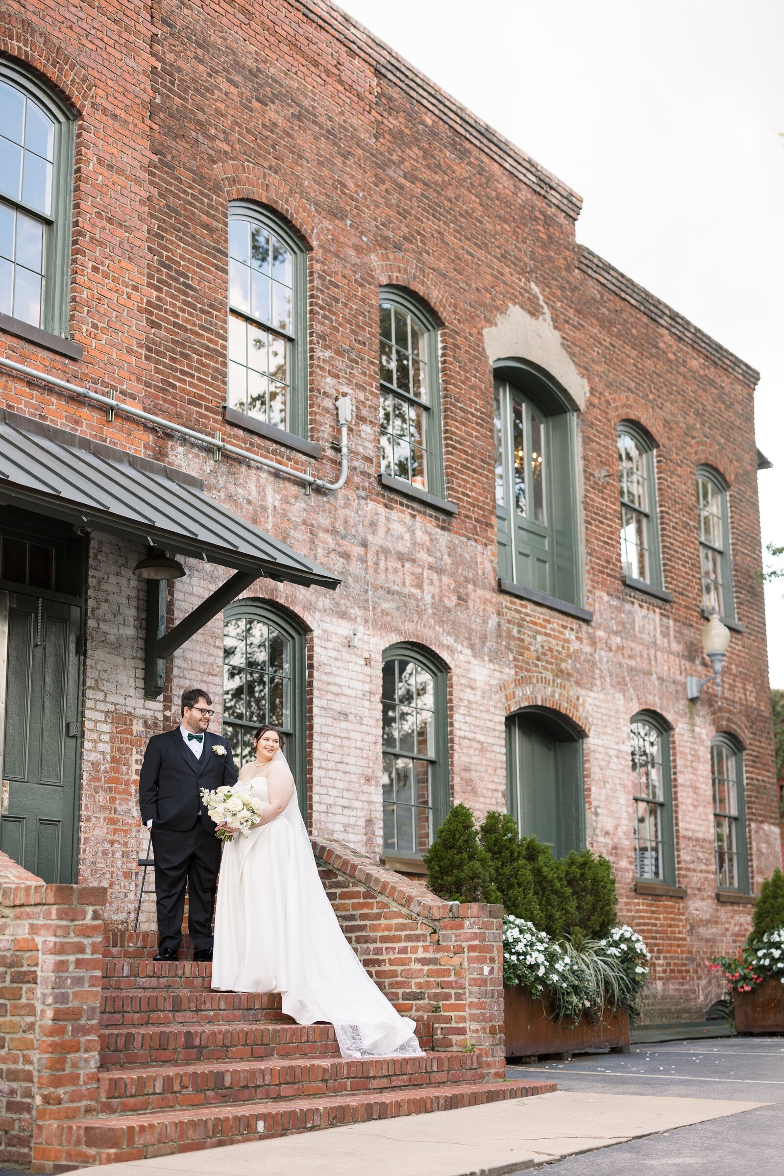 zack-holly-letters-wedding-100524-03-FirstLooks-99